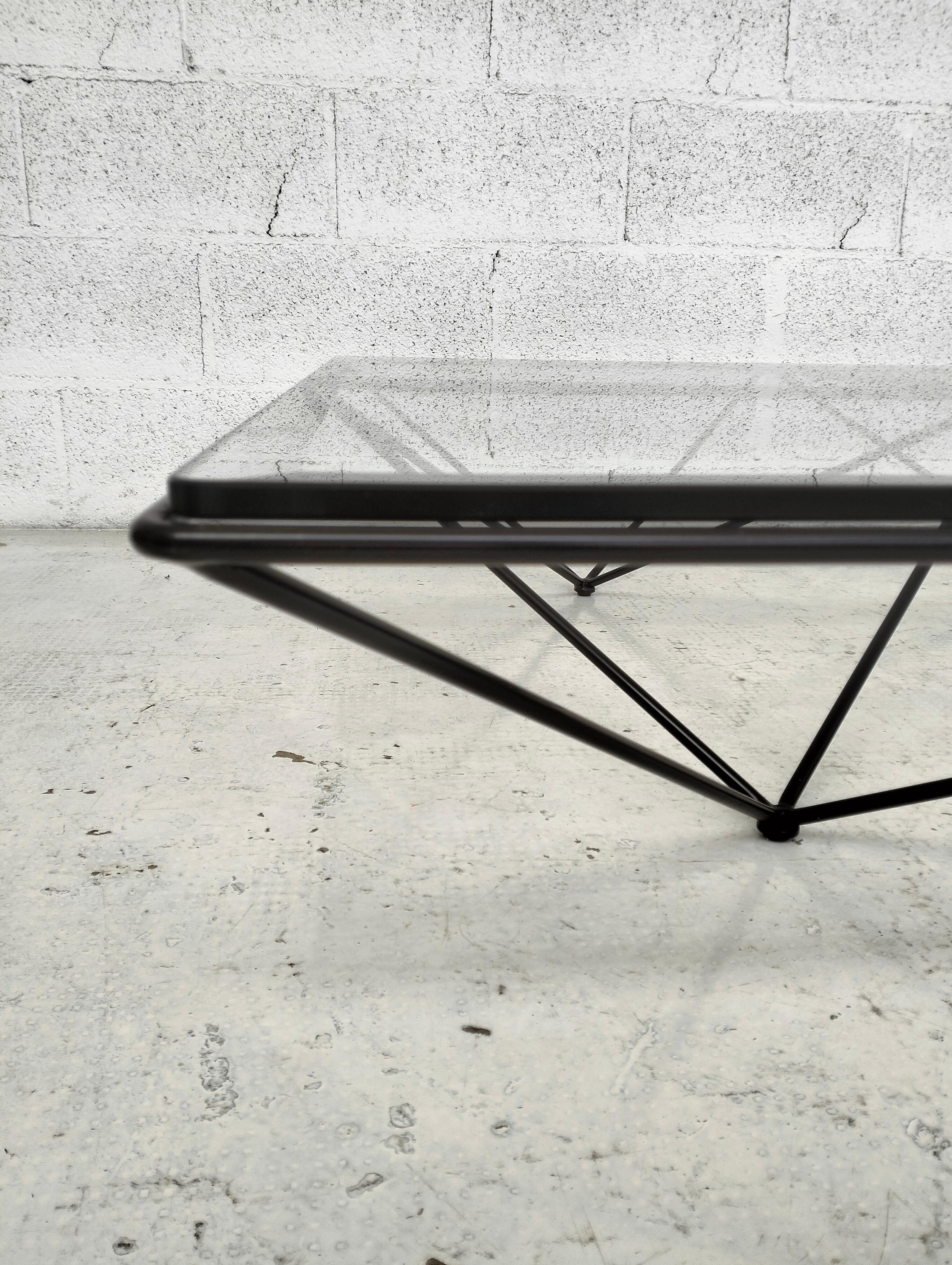 Alanda metal coffee table by Paolo Piva for B&B Italia 70s In Good Condition For Sale In Padova, IT