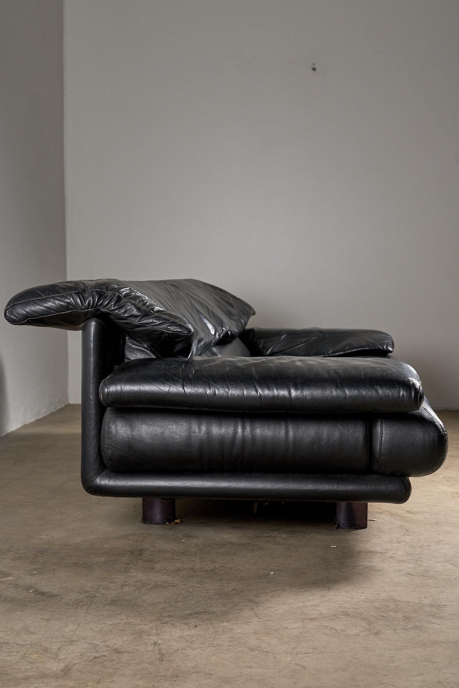 Metal Alanda sofa Paolo Piva for B&B Italia black leather For Sale
