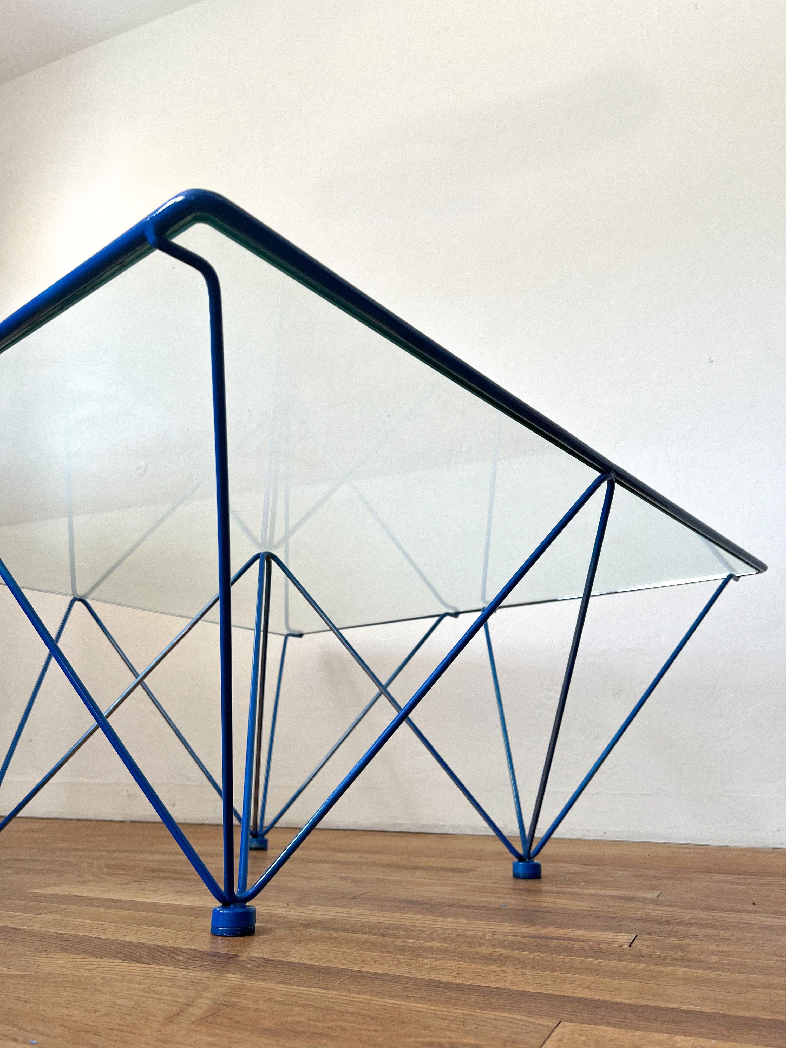 italien Table basse sculpturale de style 