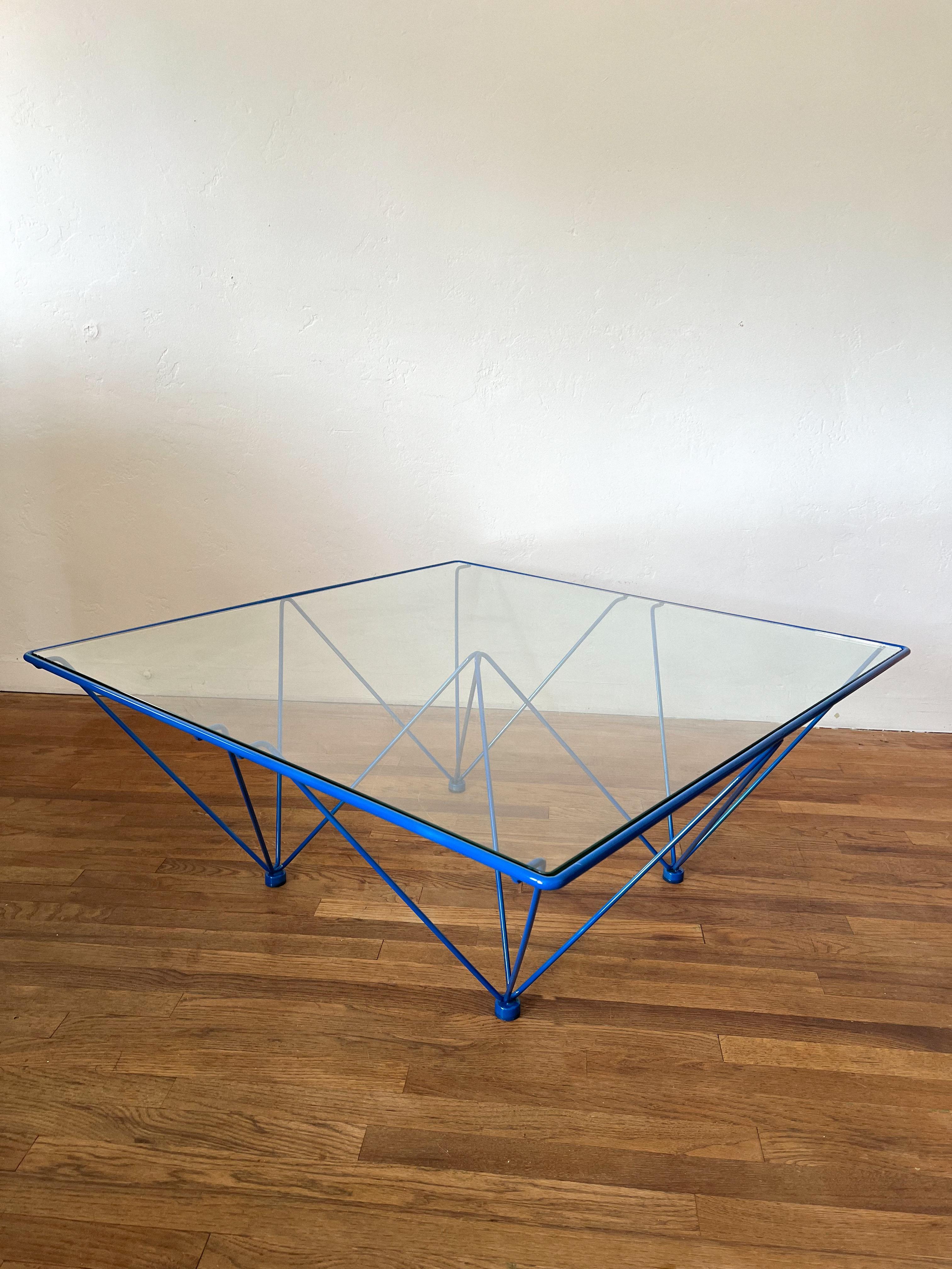 Poudré Table basse sculpturale de style 