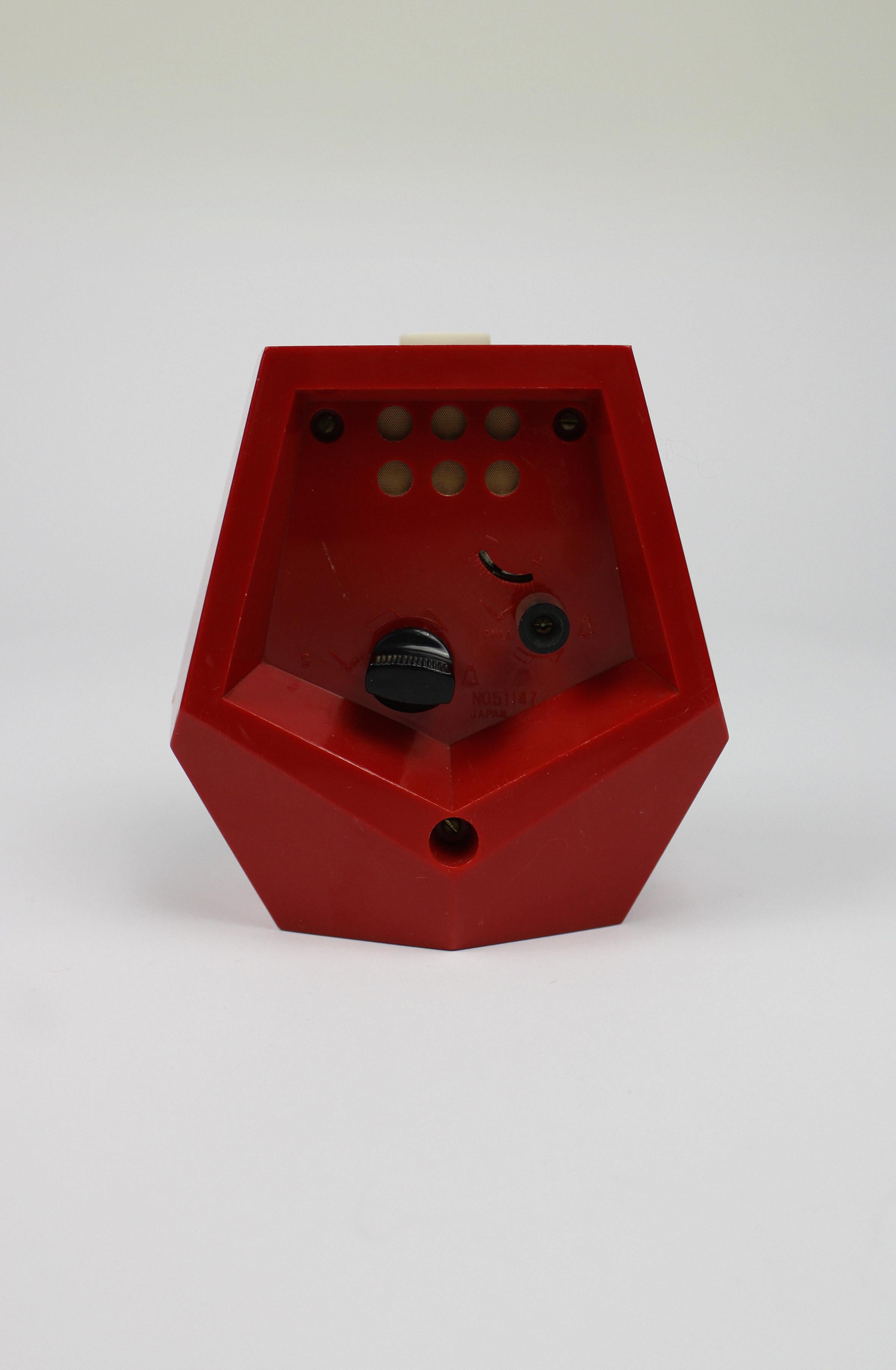 Alarm Clock Rhythm 1960s Japan Vintage Red Gold Hexadecahedron In Good Condition In Antwerpen, BE