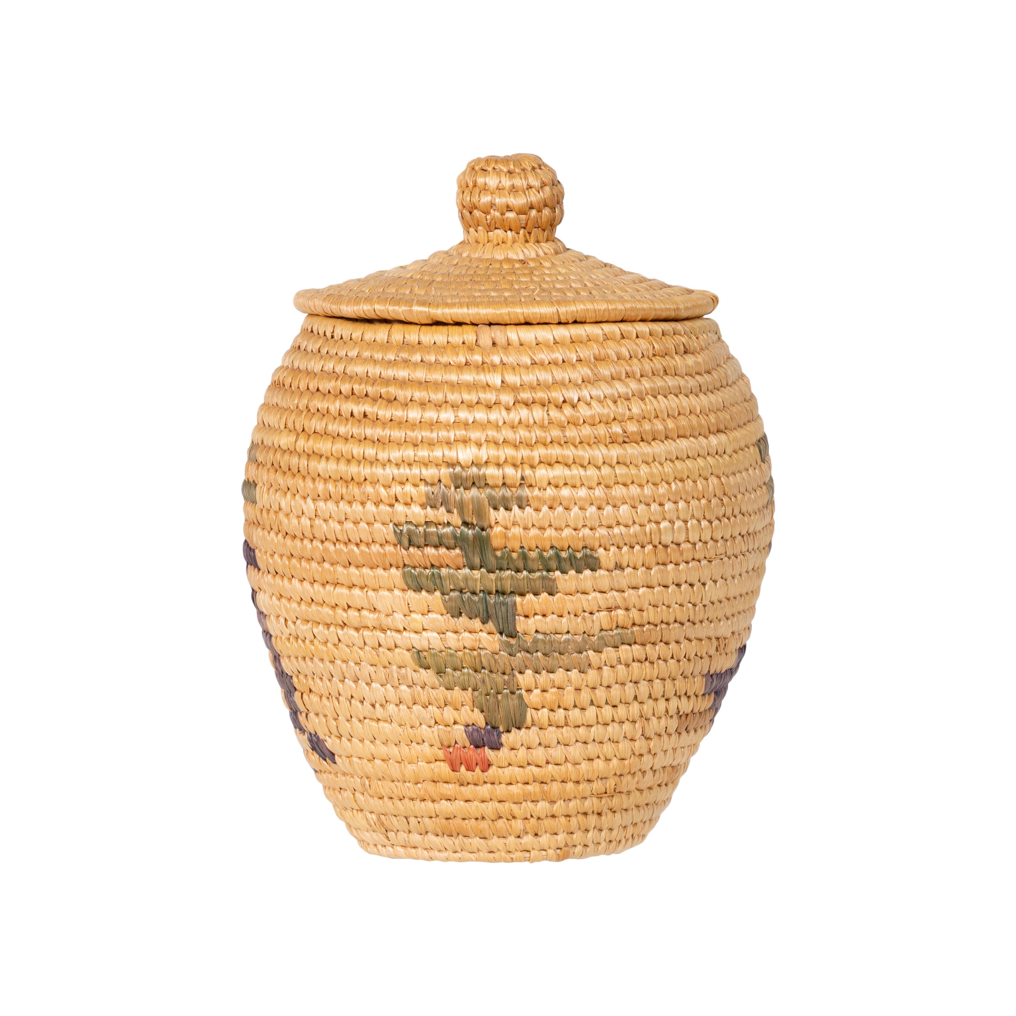 Alaskan Basketry Jar In Good Condition For Sale In Coeur d'Alene, ID