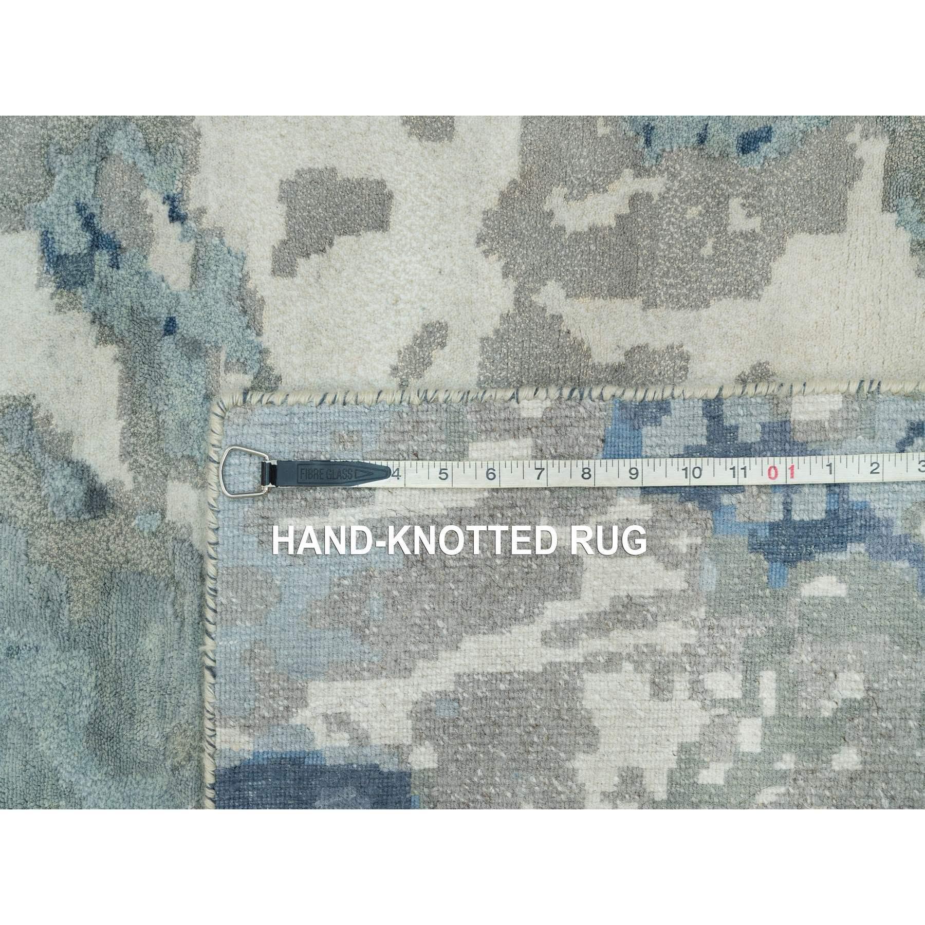 Handgeknüpfter orientalischer Teppich aus Wolle und Seide in Alaska-Blau mit abstraktem Galaxy-Design im Angebot 5