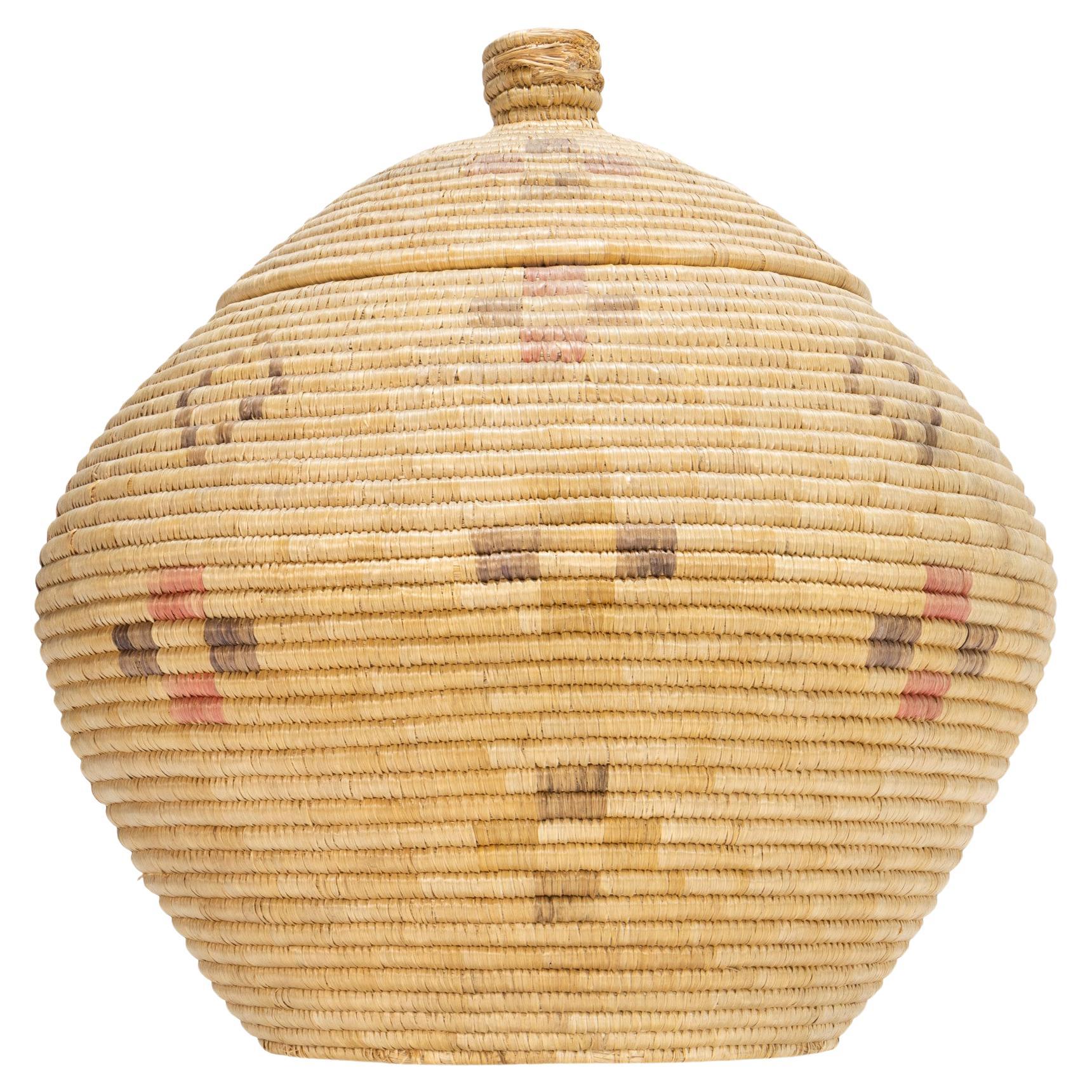 Cesta con tapa Esquimal de Alaska