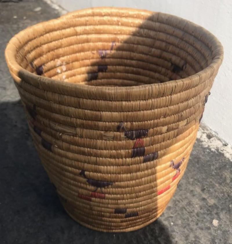 This fine woven basket has road runner birds and in in great form. The condition is very good.