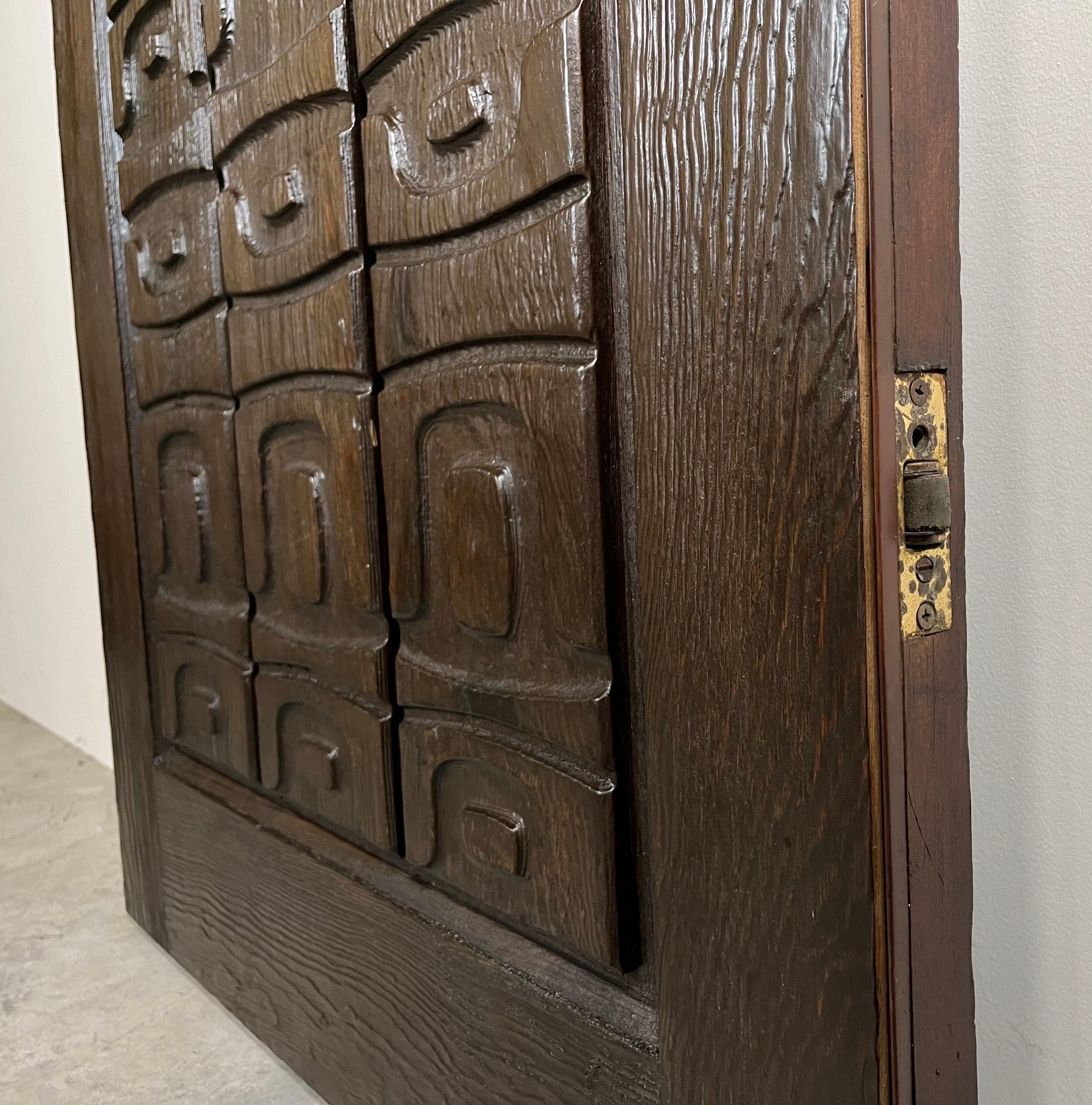 Alaskan Studio Carved Redwood Outer Door In The Manner Of Ackerman-Panelcarve  For Sale 5