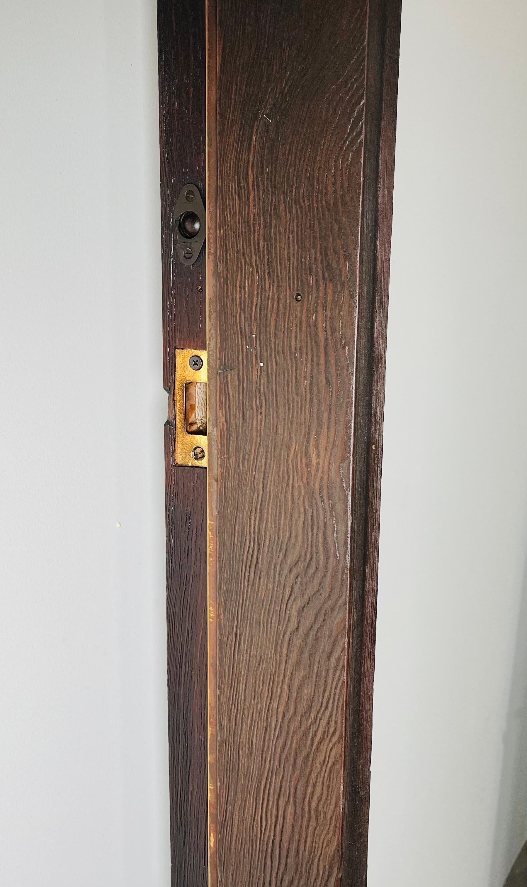Alaskan Studio Carved Redwood Outer Door In The Manner Of Ackerman-Panelcarve  For Sale 10