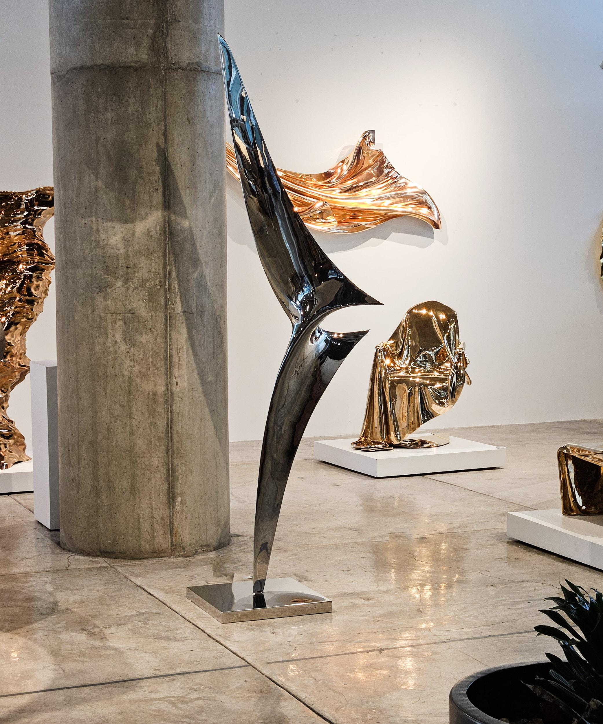 Scultura astratta minimalista in acciaio inossidabile Alata Celesti in vendita 4