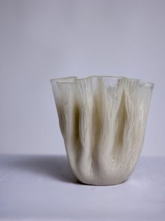 Miniescultura Alba de resina biológica by Waves.STUDIO