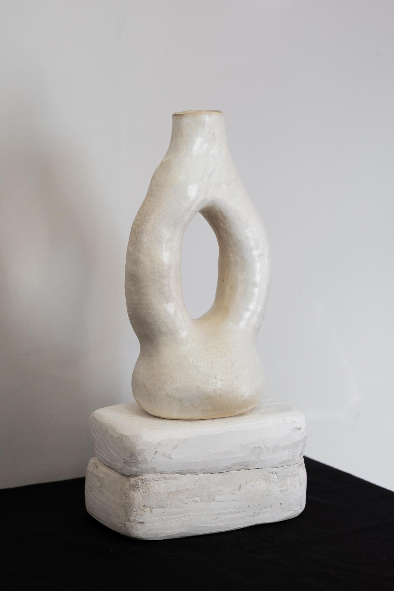 Brazilian sculpted ceramic vase ALBA N.1 -  pearl version  For Sale