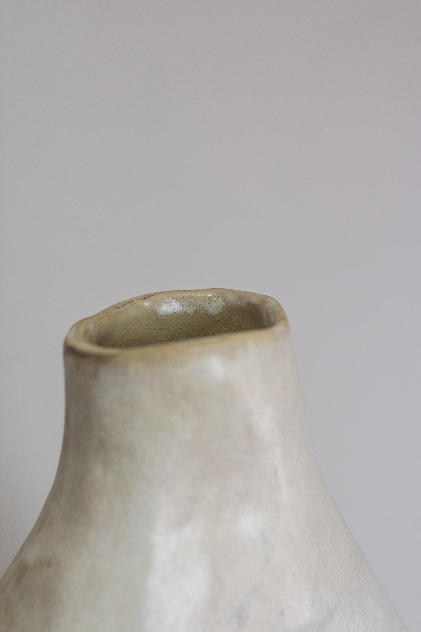 Glazed sculpted ceramic vase ALBA N.5 -  pearl version  For Sale