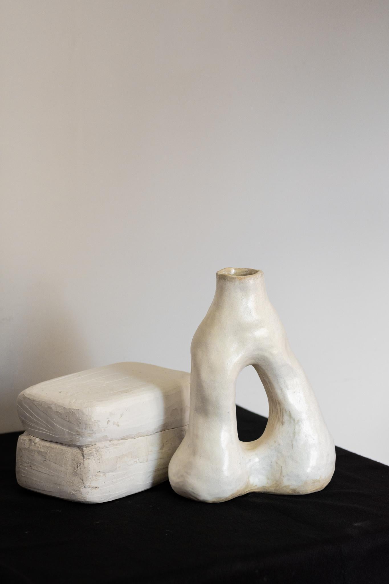 Contemporary sculpted ceramic vase ALBA N.5 -  pearl version  For Sale