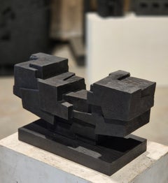Construcción horizontal II - Escultura abstracta geométrica, madera de roble carbonizada