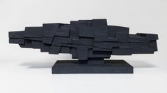 Costruzione orizzontale III - Scultura astratta geometrica, legno di quercia carbonizzato