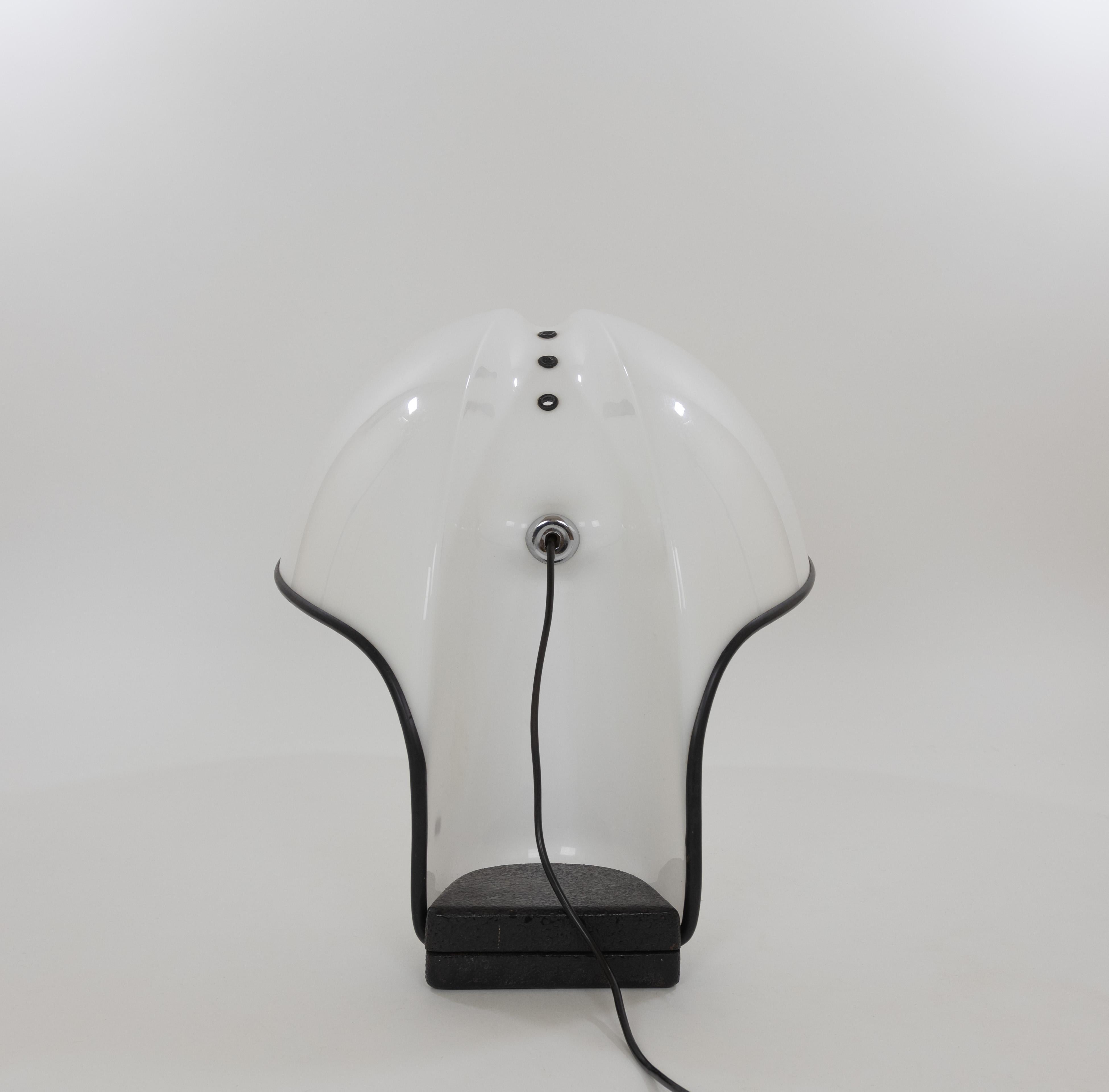Italiano Lampada da tavolo Albanella di Ermanno Lampa & Sergio Brazzoli per Harvey Guzzini, 1970 in vendita