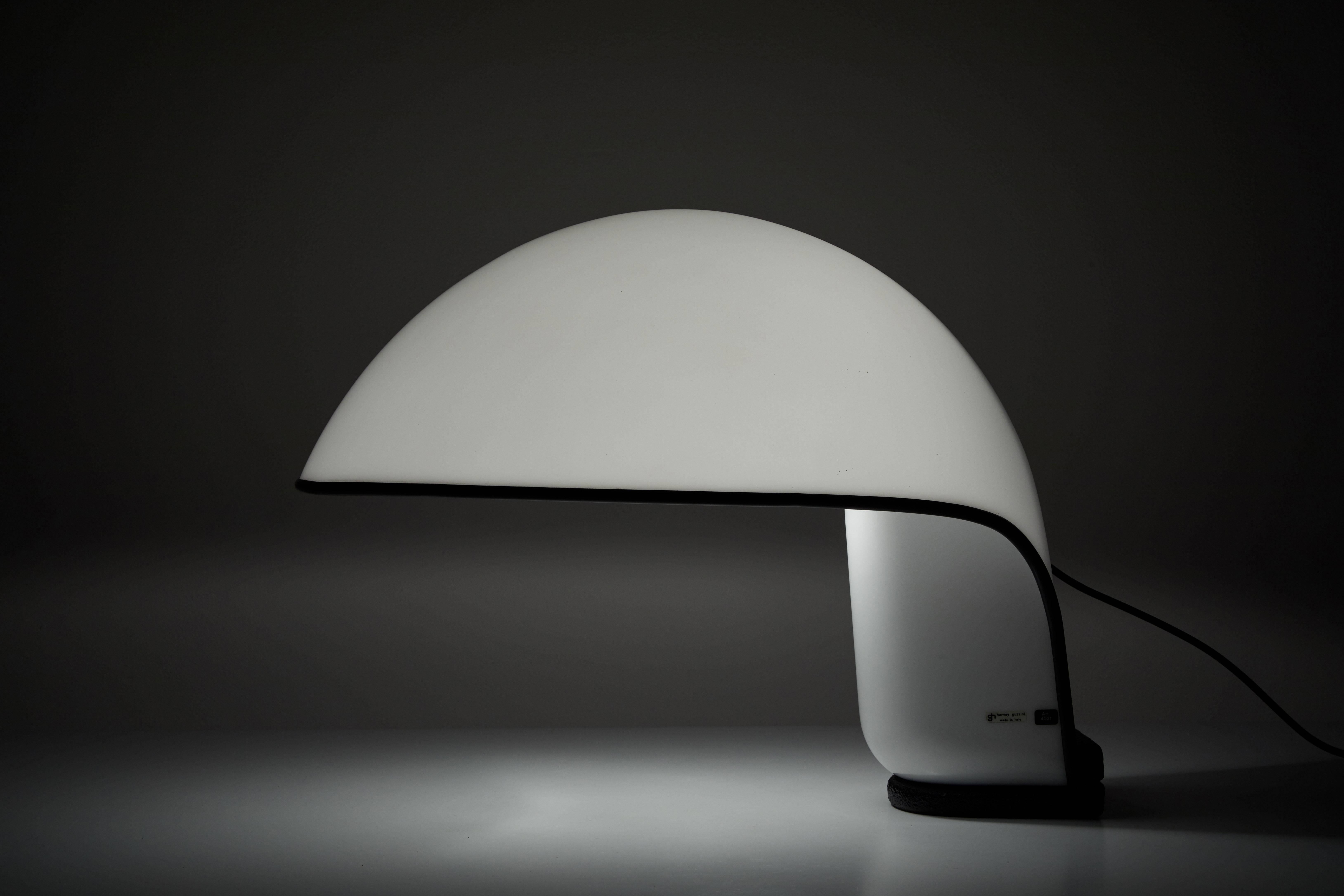 Lámpara de mesa Albanella de Sergio Brazzoli y Ermanno Lampa para Guzzini en Bueno estado para la venta en Los Angeles, CA