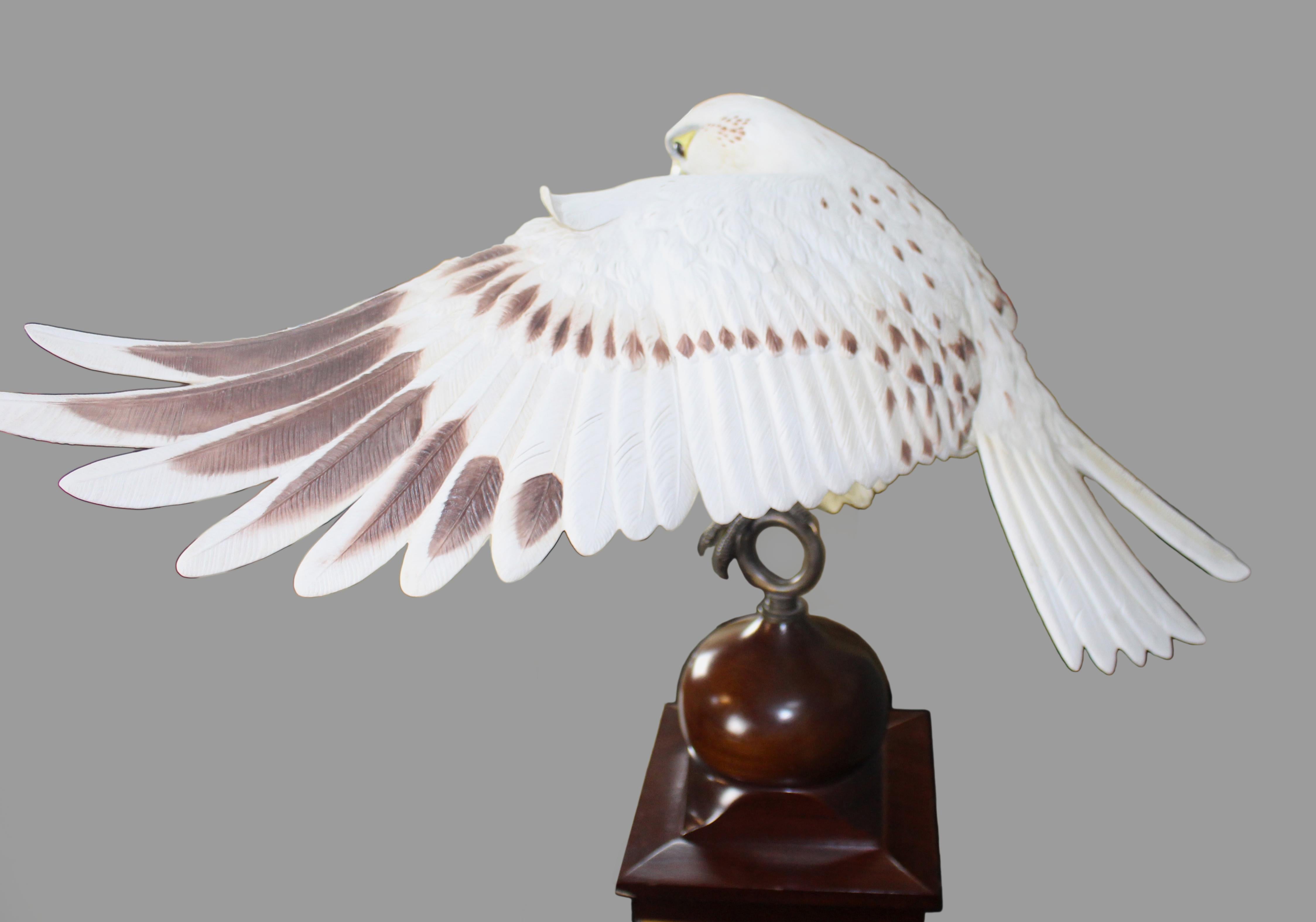 Albany Prestige Series Porcelain Gyrfalcon on Mahogany Pedestal For Sale 5
