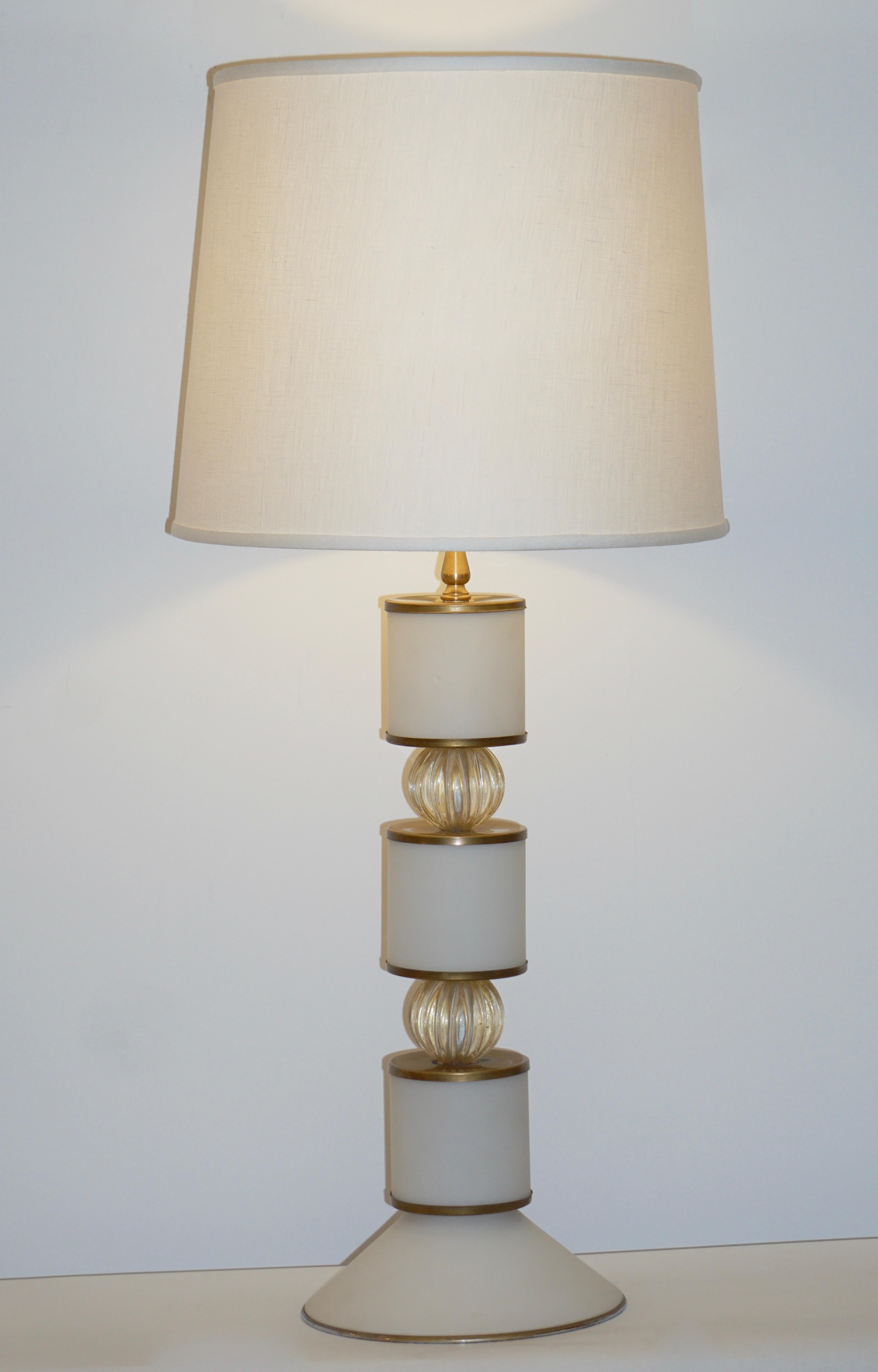 Albarelli Pair of Tall Matte White and Gold Murano Glass Lamps, circa 1960 For Sale 7
