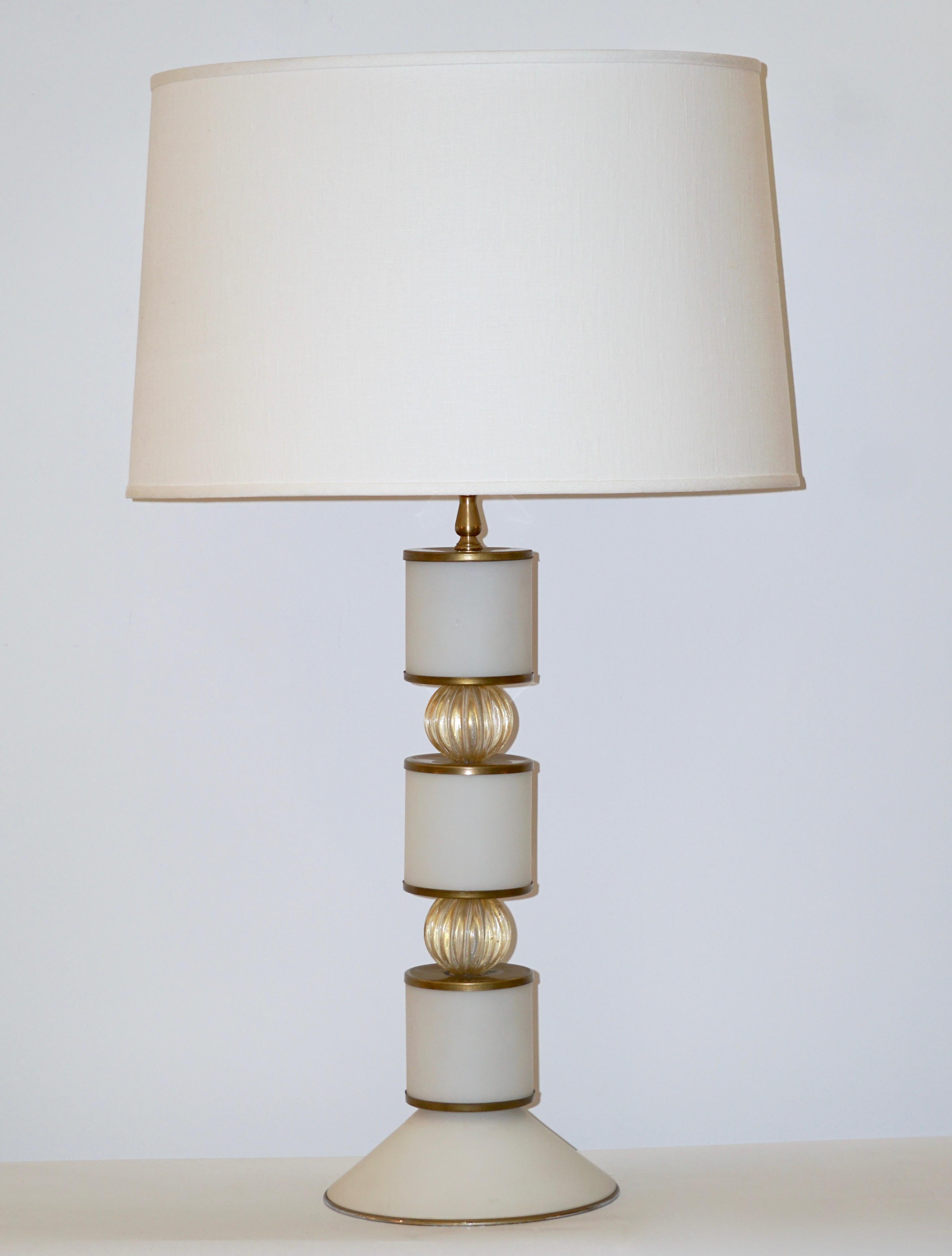 Albarelli Pair of Tall Matte White and Gold Murano Glass Lamps, circa 1960 For Sale 8