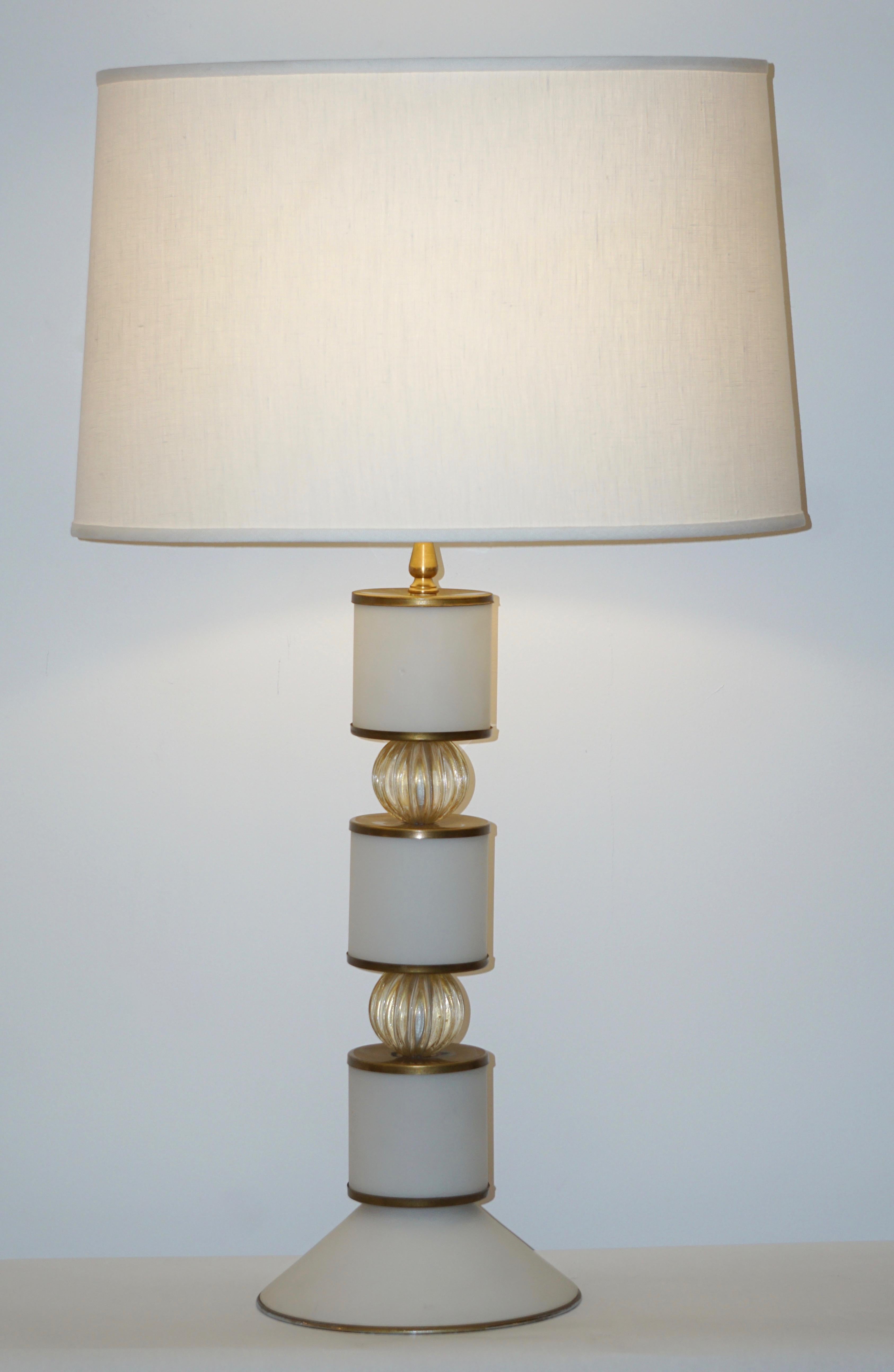 Albarelli Pair of Tall Matte White and Gold Murano Glass Lamps, circa 1960 For Sale 9