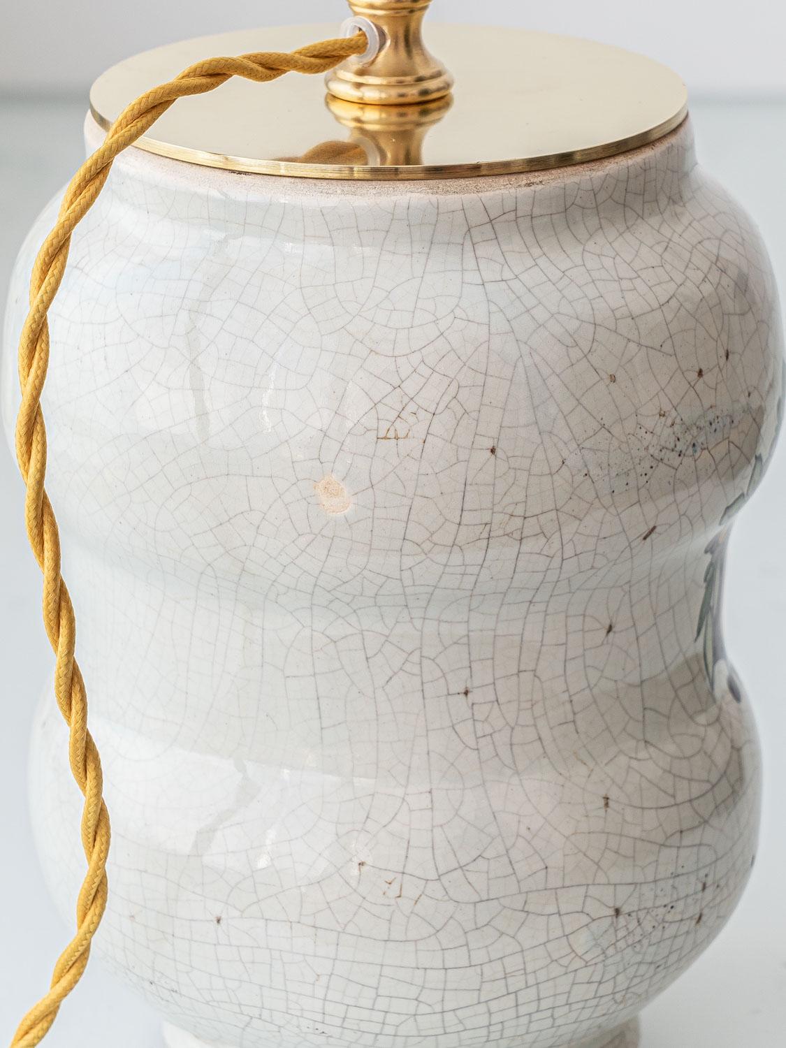 Brass Albarello Table Lamp, 19th Century Italian Majolica in Renaissance Revival Style For Sale