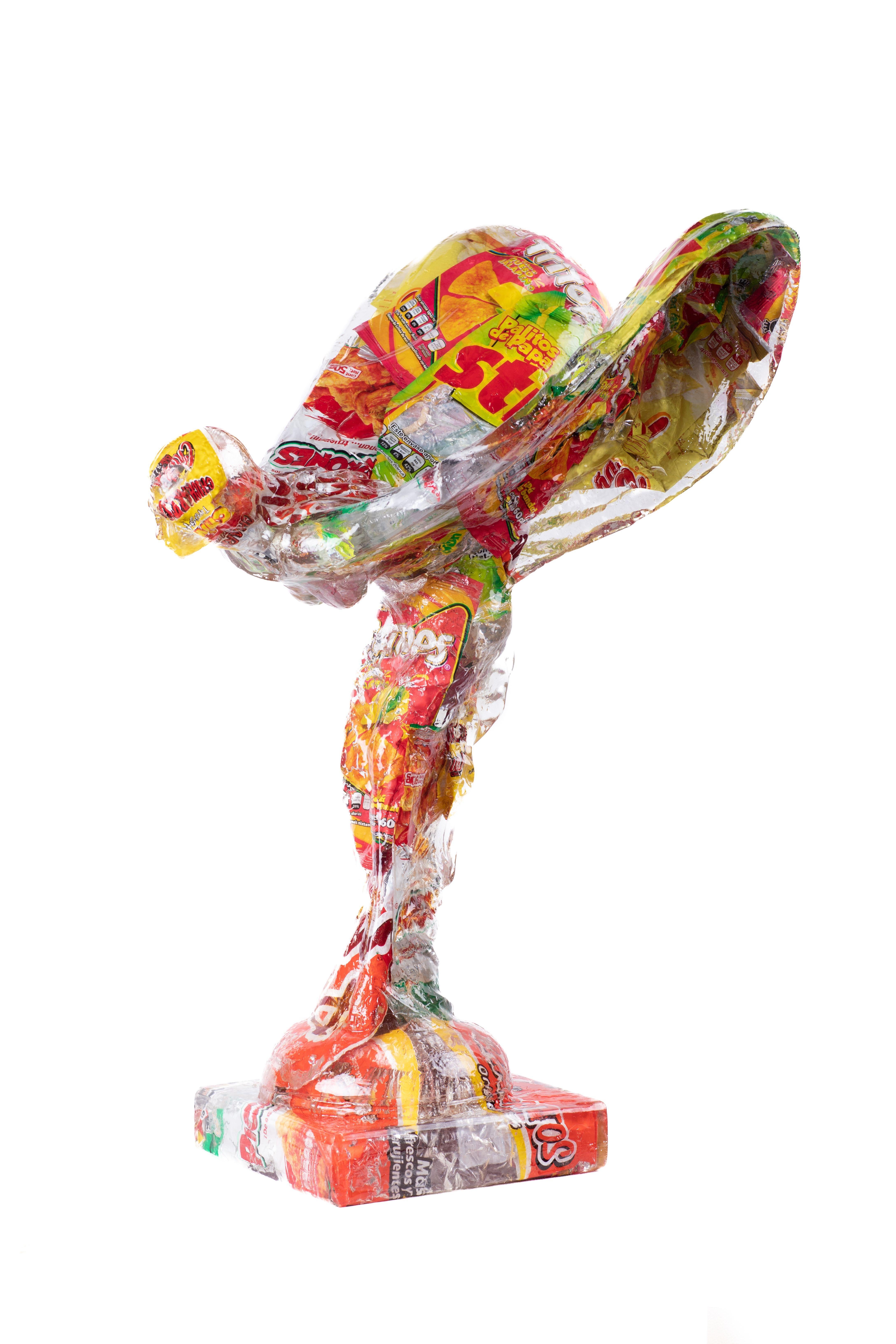 Spirit of Ecstasy – Pop-Art-Skulptur (Beige), Figurative Sculpture, von Alben