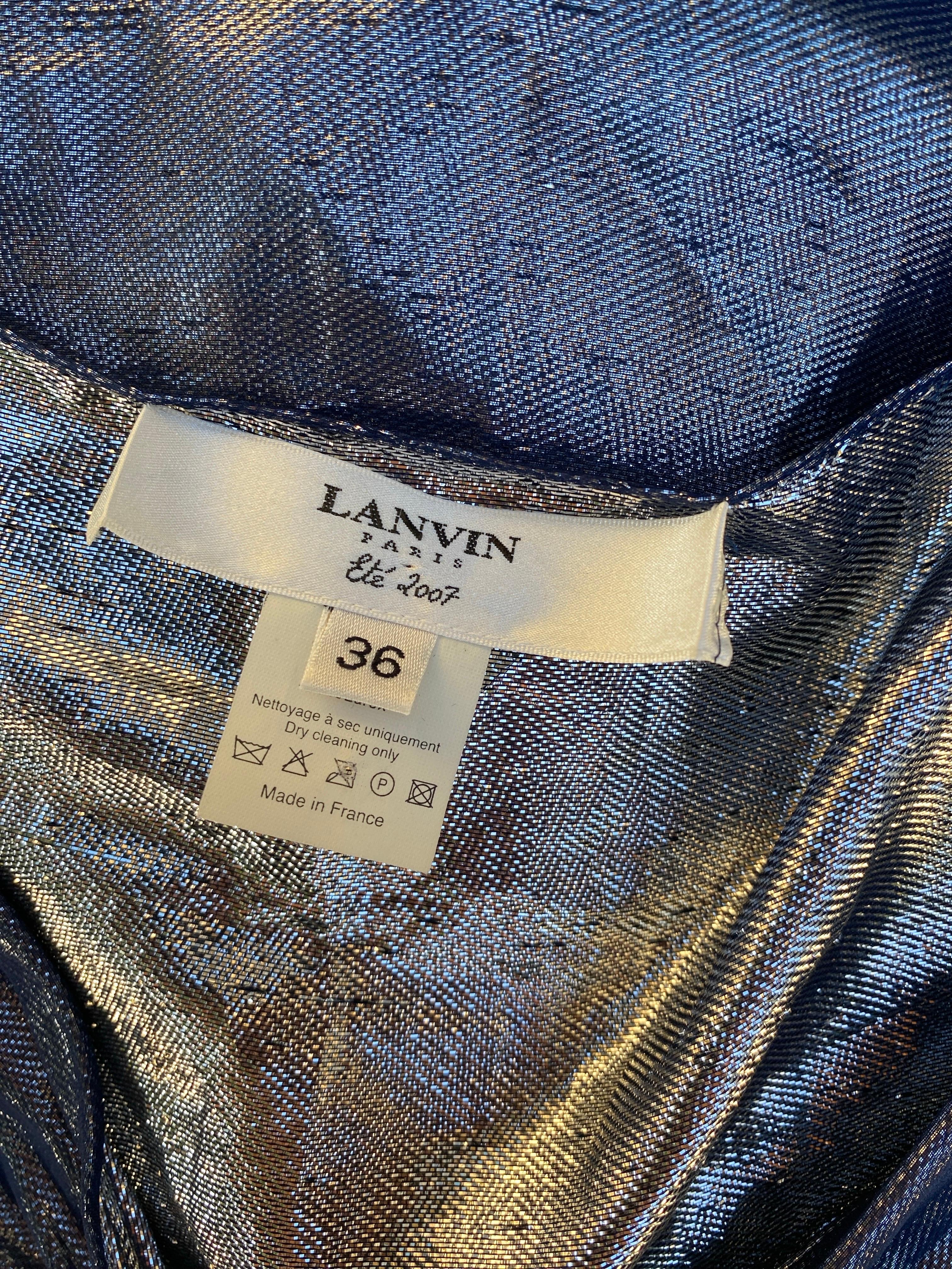 Alber Elbaz für Lanvin Paris 2007 Metallisch Blaue Drapierte Bluse Größe FR36 US4 im Angebot 7