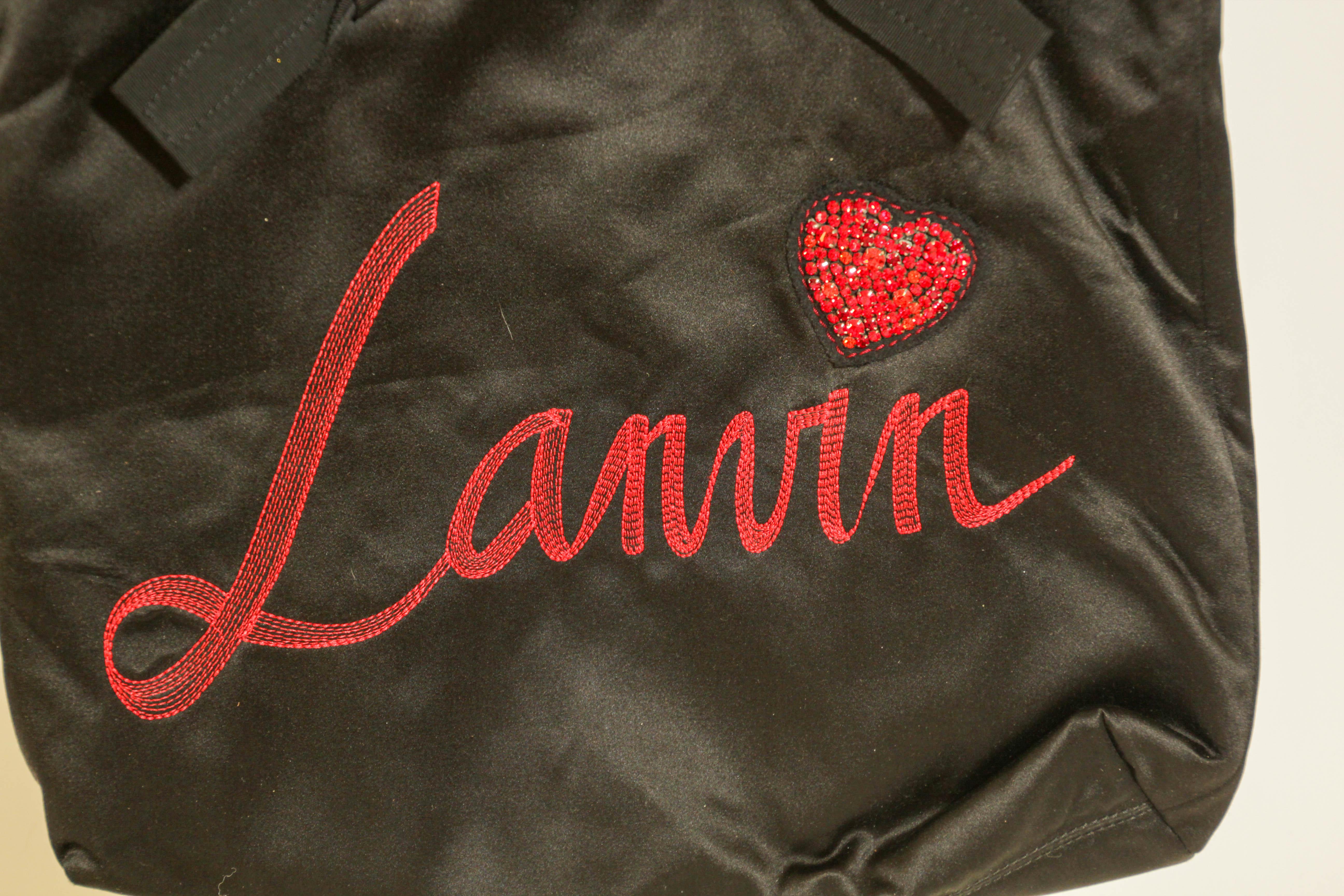 Alber Elbaz for Lanvin Paris Black Tote Bag with Red Embroideries For Sale 6