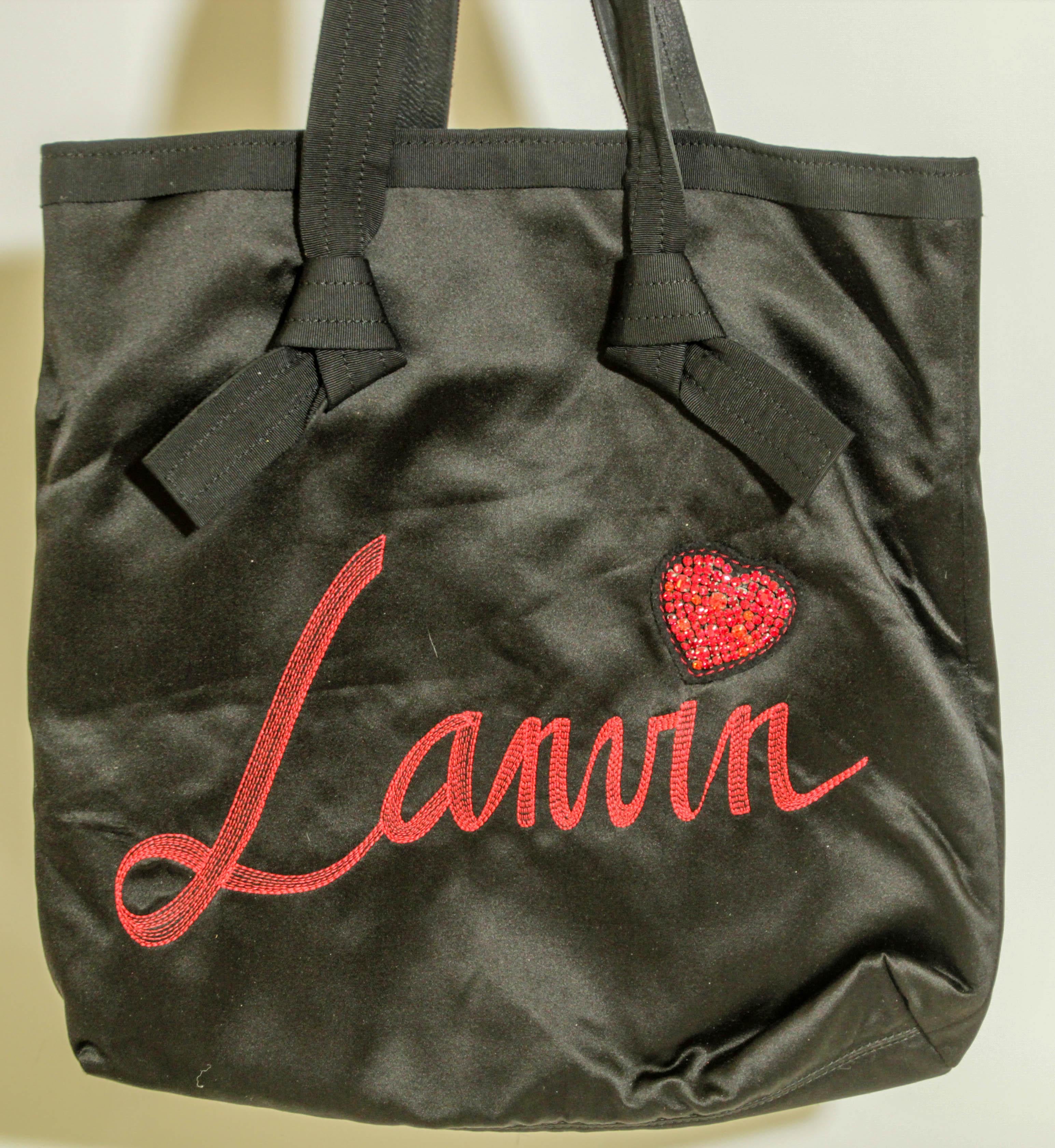 Alber Elbaz for Lanvin Paris Black Tote Bag with Red Embroideries For Sale 7