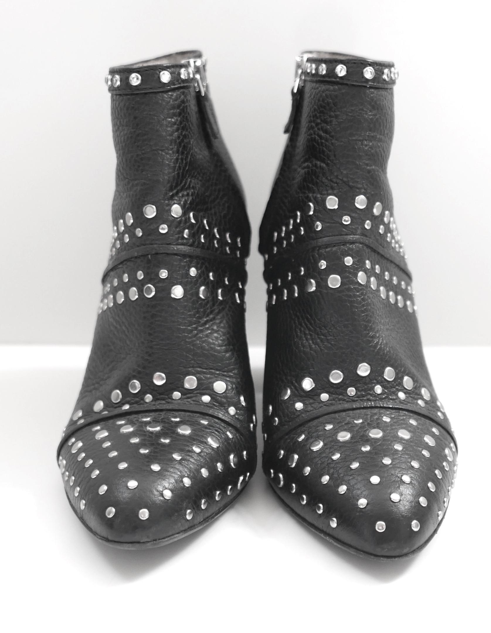 Impresionantes sandalias de plataforma con tachuelas Alber Elbaz Lanvin Resort 2016. Comprada por 895 £ sin usar - sólo probada un par de veces. Viene con bolsa guardapolvo. Fabricada en piel lisa y mate de color negro y azul marino con detalles de