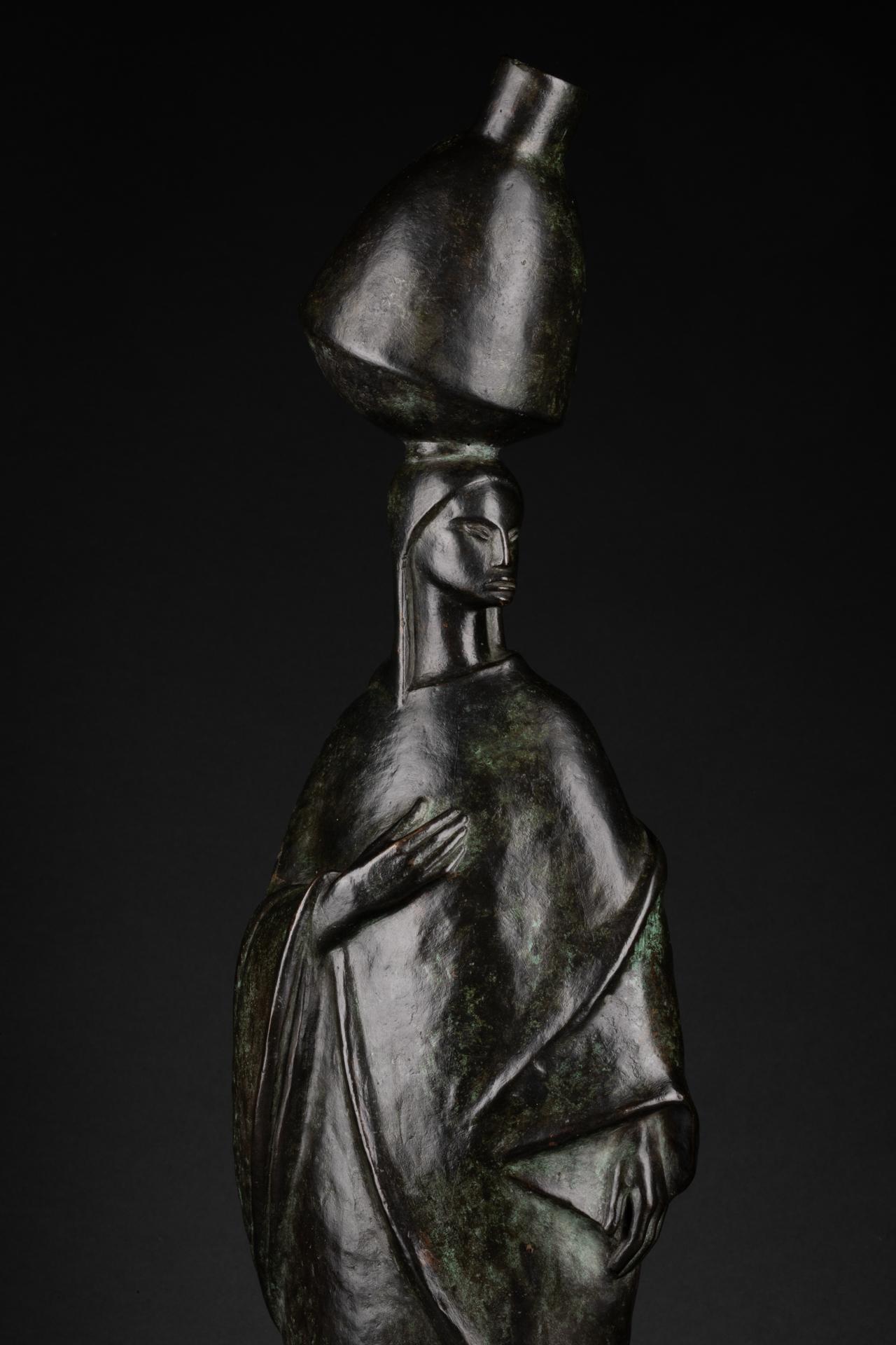 Albert Allmann, Femme Orientaliste À La Jarre, Bronze Art Déco In Good Condition In SAINT-OUEN-SUR-SEINE, FR