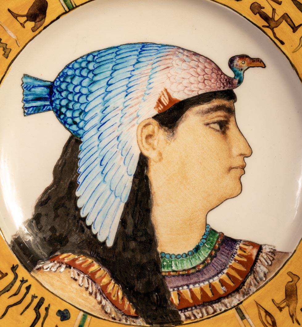 This ornamental dish, adorned with a design inspired by Egyptian art and executed in 1869, is the result of the long-term collaboration between Albert Anker and Théodore Deck.

The Swiss painter Albert Anker (1831-1910) joined the École des
