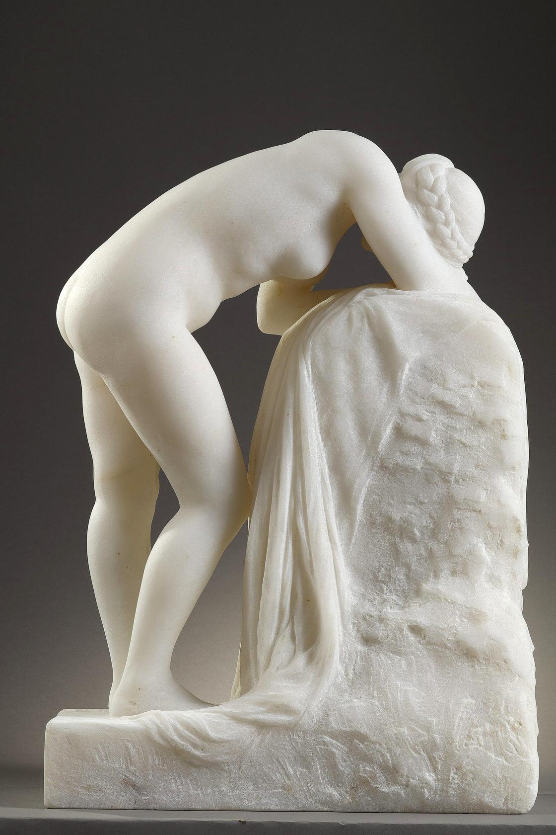 Woman leaning on a stele
by Albert BARTHOLOME (1848-1928)

Sculpture made in white Carrara marble
Signed 