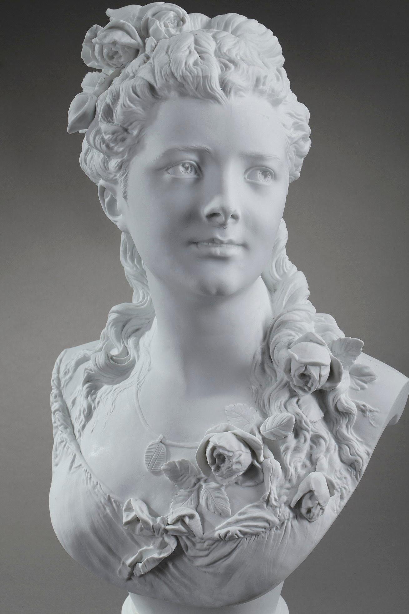 Albert Carrier-Belleuse, Bust of a Woman with Roses In Good Condition In Paris, FR