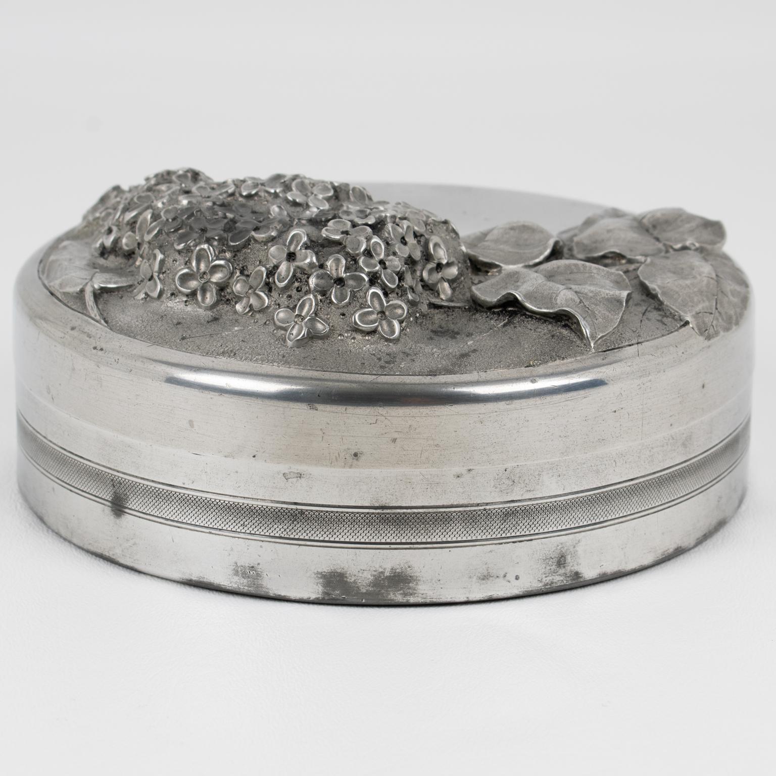 Albert Chezal French Art Nouveau Pewter Box with Lilac Decor In Good Condition For Sale In Atlanta, GA