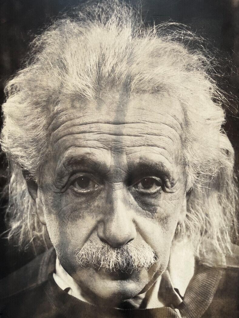 Albert Einstein, Kunstfotografie von Philippe Halsman, gestempelt  (20. Jahrhundert) im Angebot
