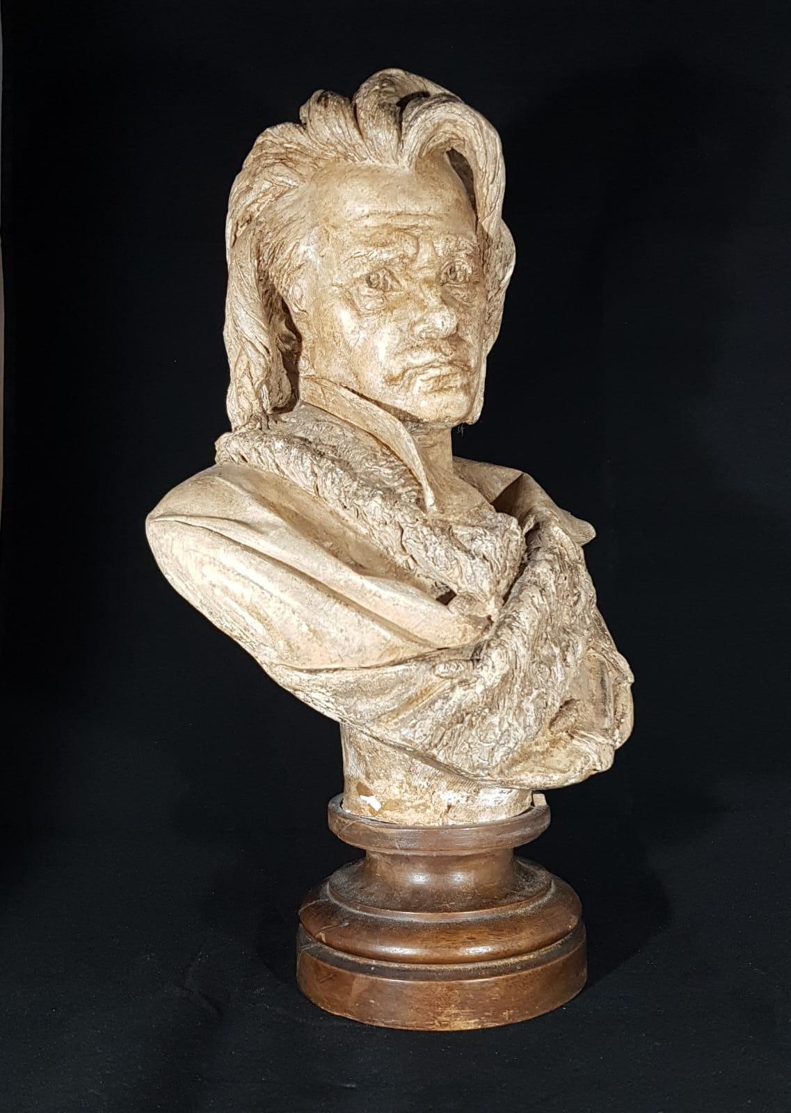 Albert-Ernest Carrier-Belleuse (1824-1887), Bust of Beethoven, terracotta, height of the terracotta alone 32 cm, the wooden base is 8 cm high and has a diameter of 14 cm. Small lack of wood base on upper margin.