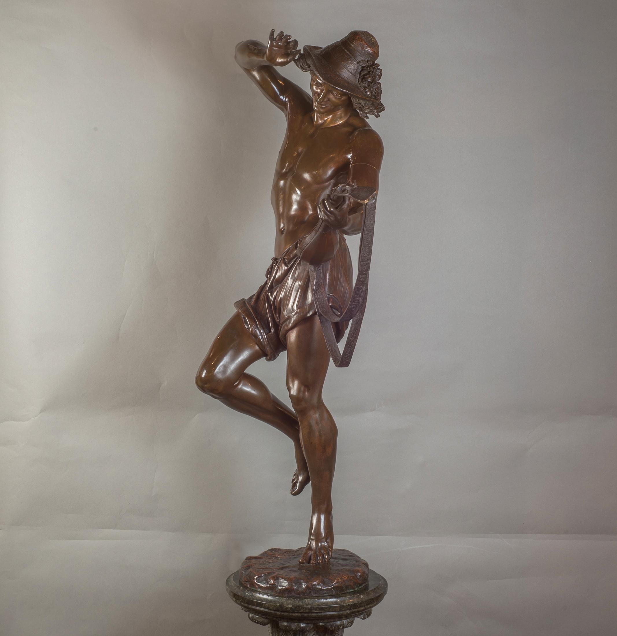 Paire de danseurs napolitaines en bronze sur piédestal en marbre en vente 5