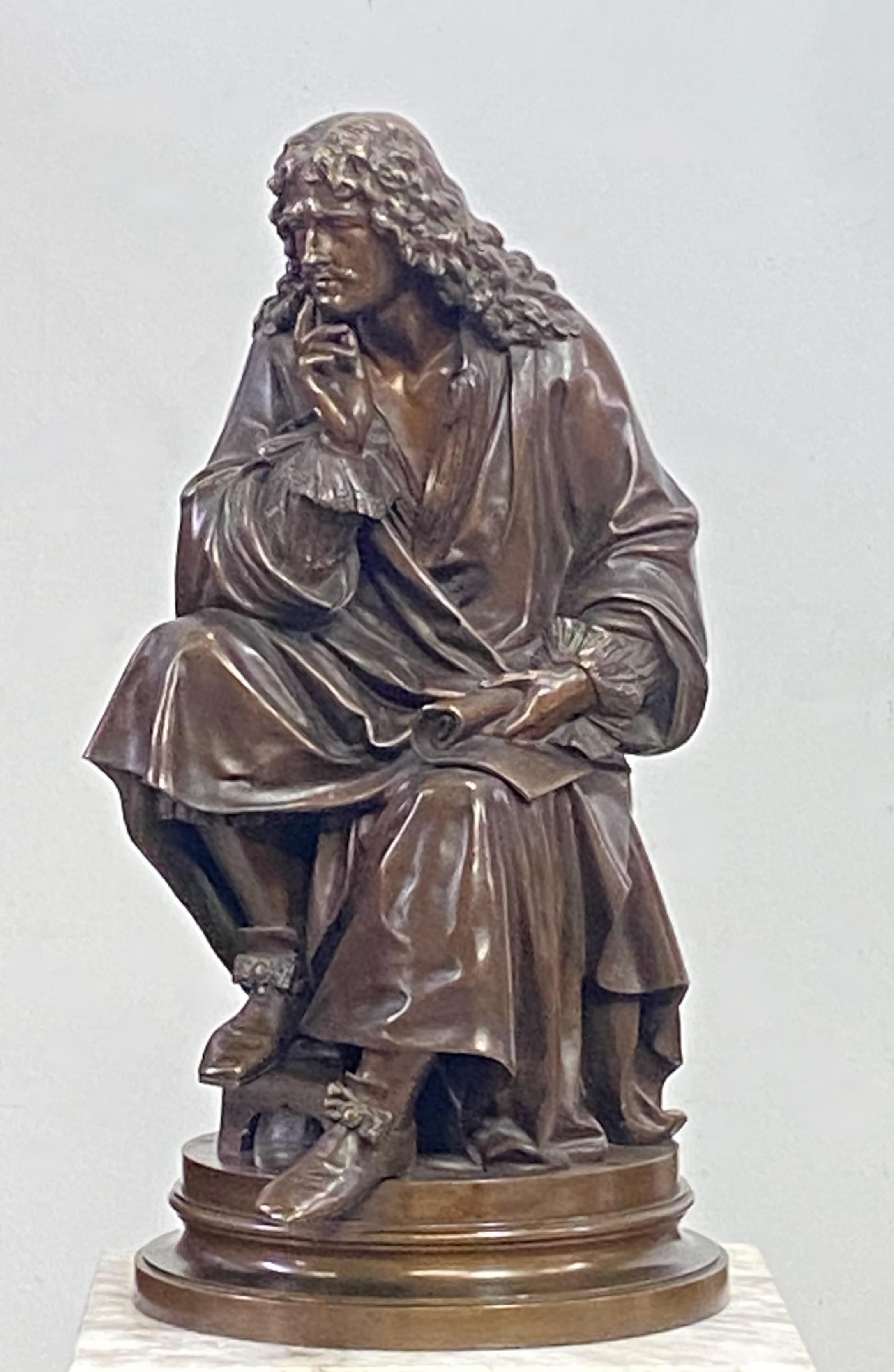 Très belle sculpture / modèle en bronze de Molière assis par Albert-Ernest Carrier-Belleuse (1824-1887). France, vers 1870.

Albert-Ernest Carrier-Belleuse était un sculpteur français. Carrier-Belleuse est né le 12 juin 1824 à Anizy-le-Château,