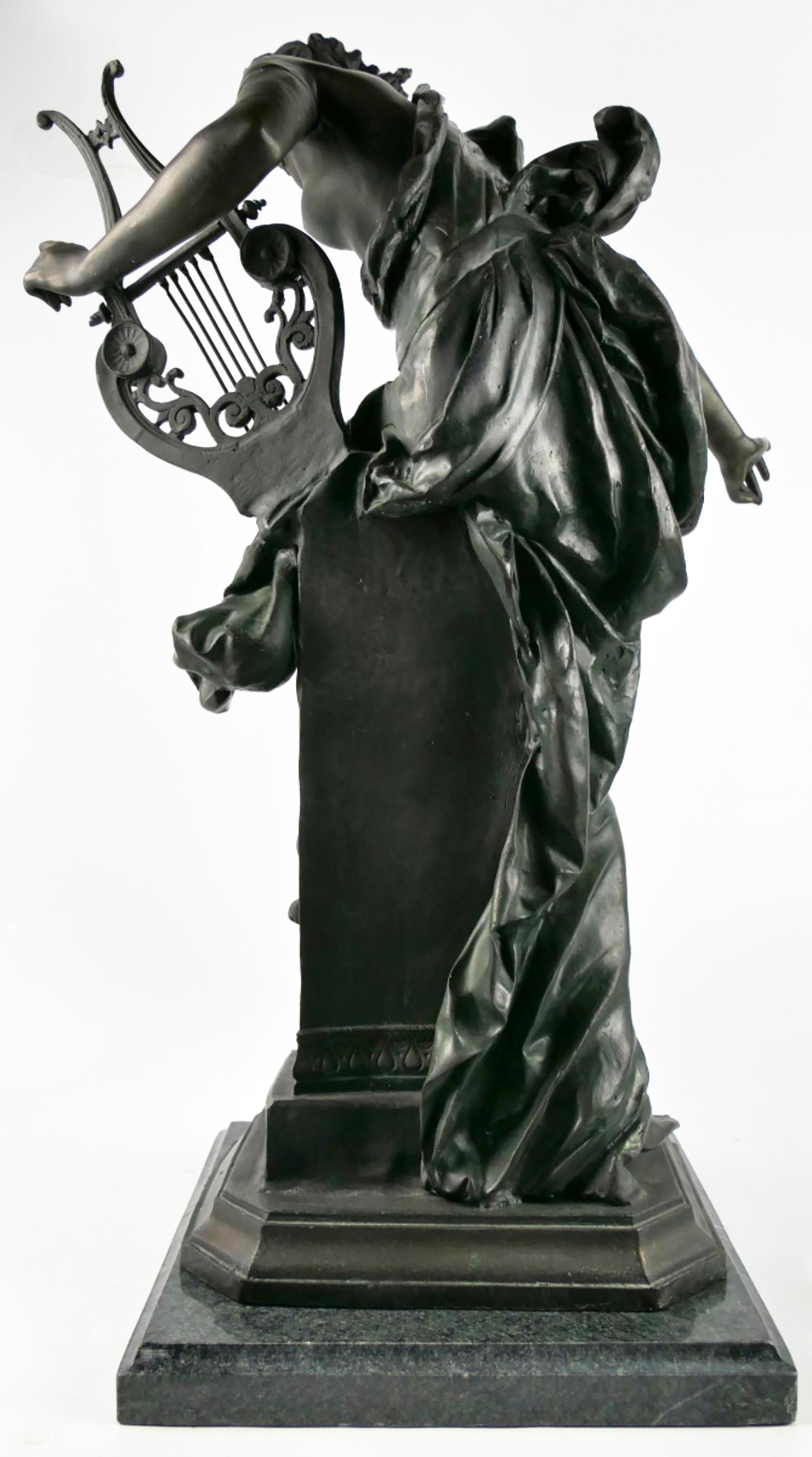 Grande sculpture française ancienne en bronze d'après Carrier-Belleuse MÉLODIE - École française Sculpture par Albert-Ernest Carrier-Belleuse