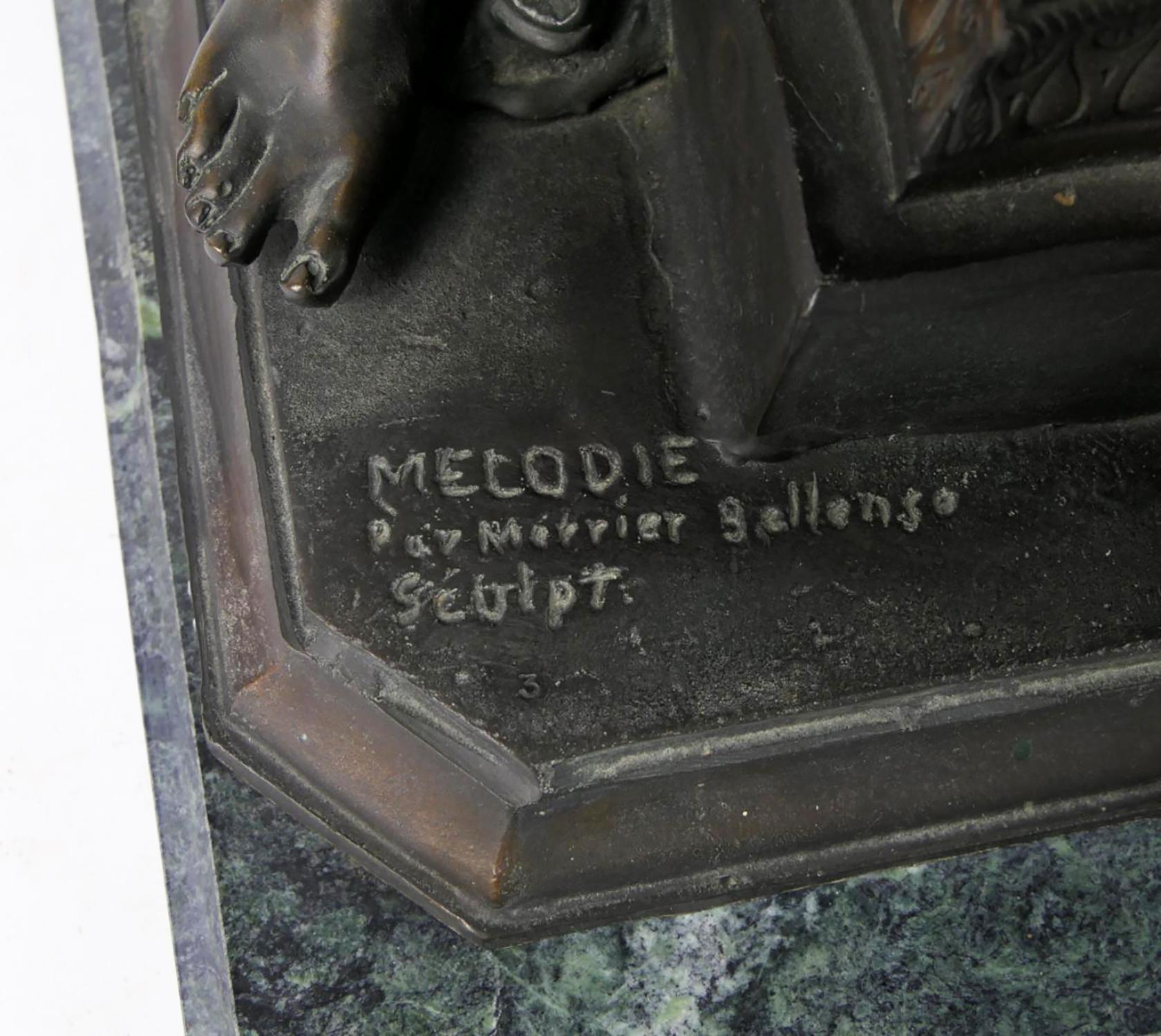 Grande sculpture française ancienne en bronze d'après Carrier-Belleuse MÉLODIE - Or Figurative Sculpture par Albert-Ernest Carrier-Belleuse