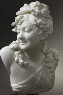 Young woman wearing a comb