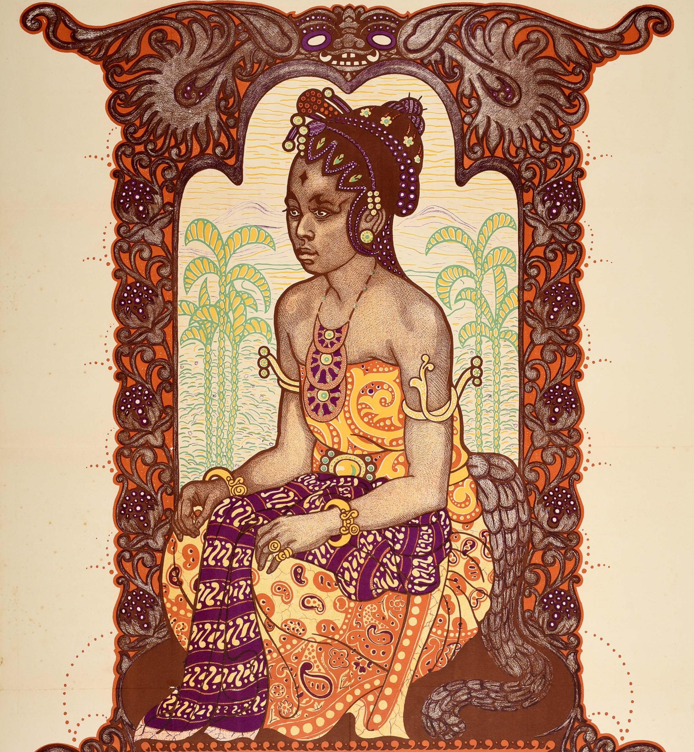 Originales antikes Werbeplakat für die Kolonialausstellung in Semarang 1914 auf Java mit einem wunderschönen Bild einer Dame in traditioneller Batikkleidung mit Schmuck und Kopfschmuck, die vor Hügeln und Palmen in einem dekorativen Rahmen sitzt,