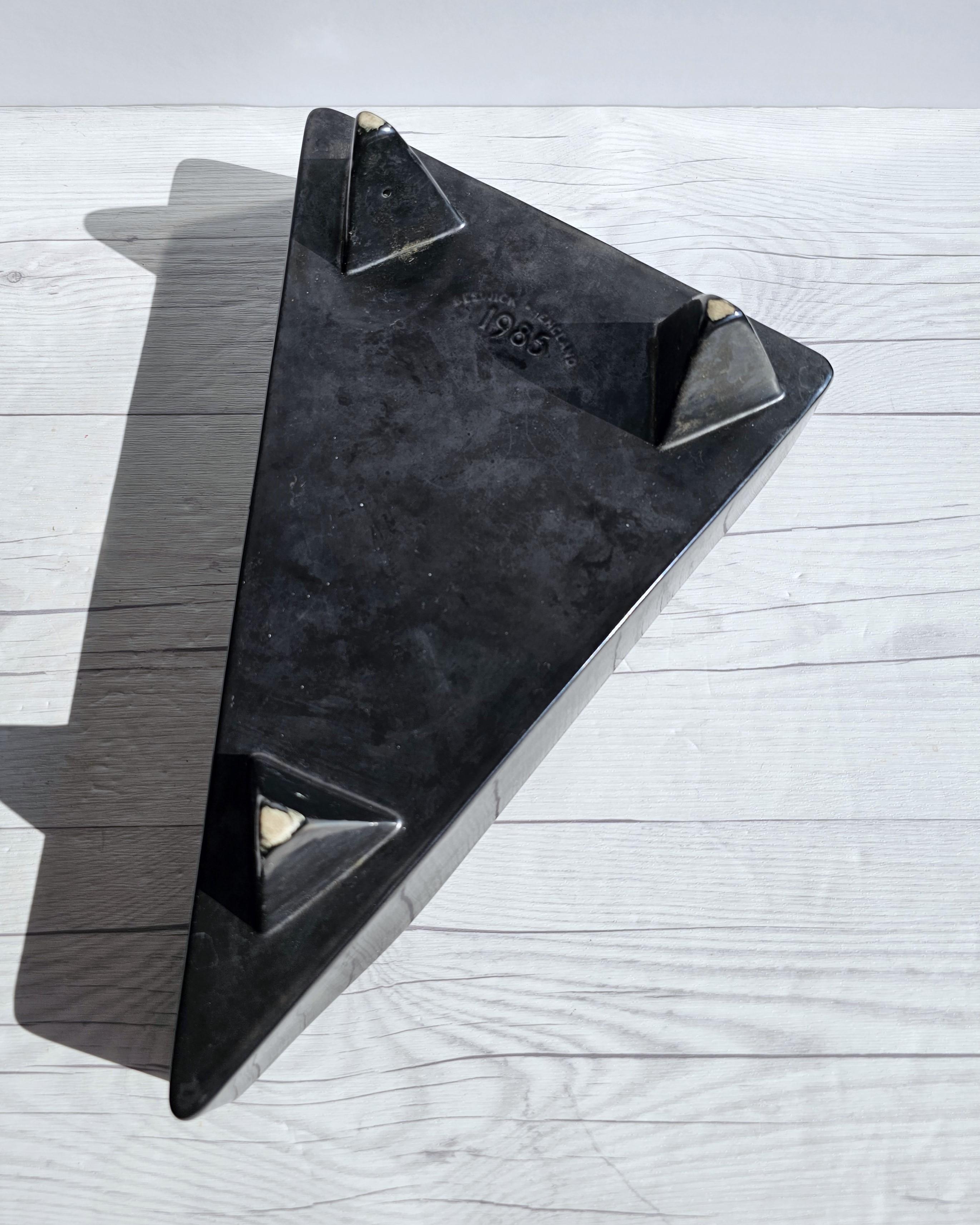 Albert Hallam for Beswick Pottery, MCM Modernist Triangular Footed Ceramic Dish 5