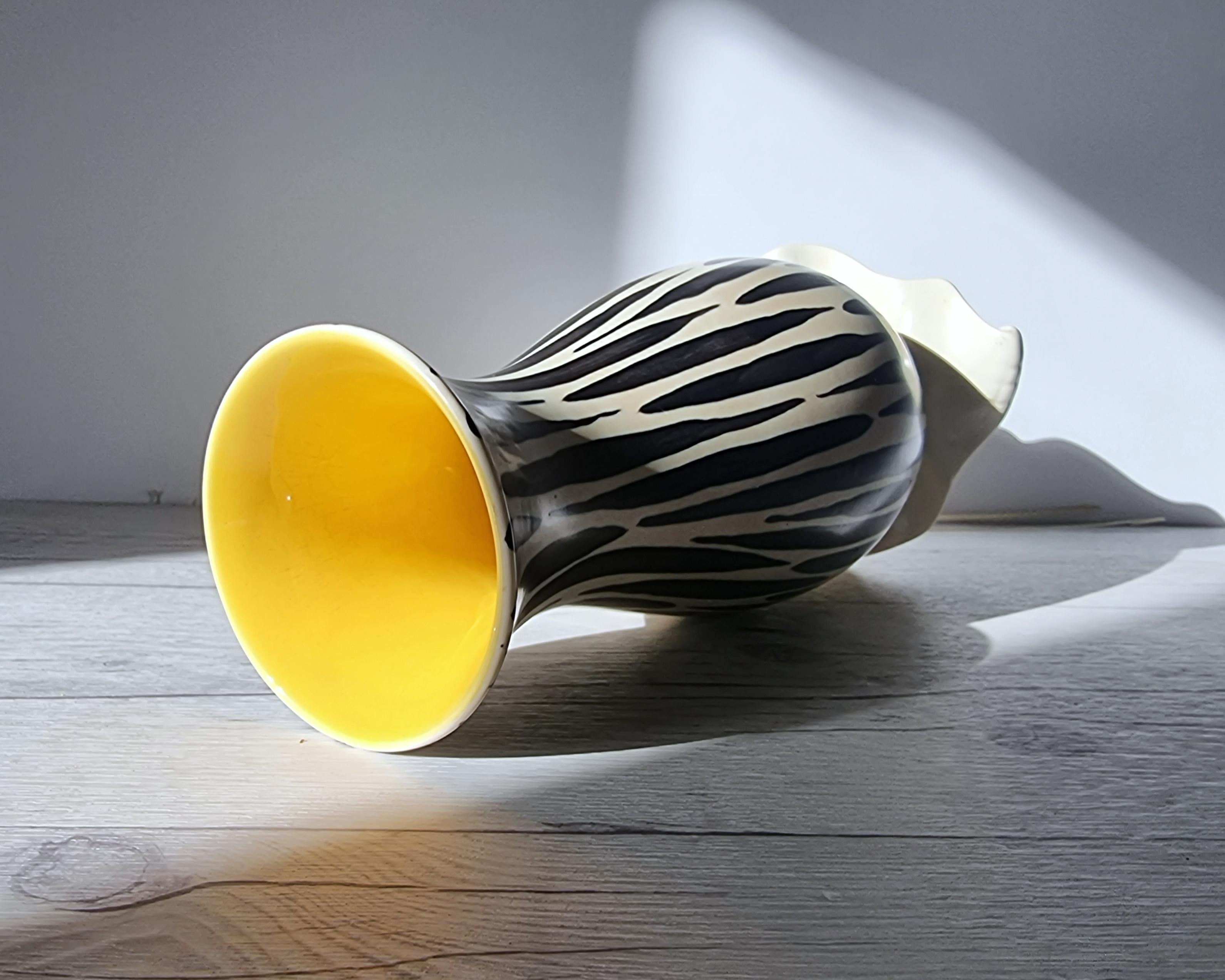 Albert Hallam for Beswick, Zebrette Series Zebra Stripe Décor Modernist Vase For Sale 2