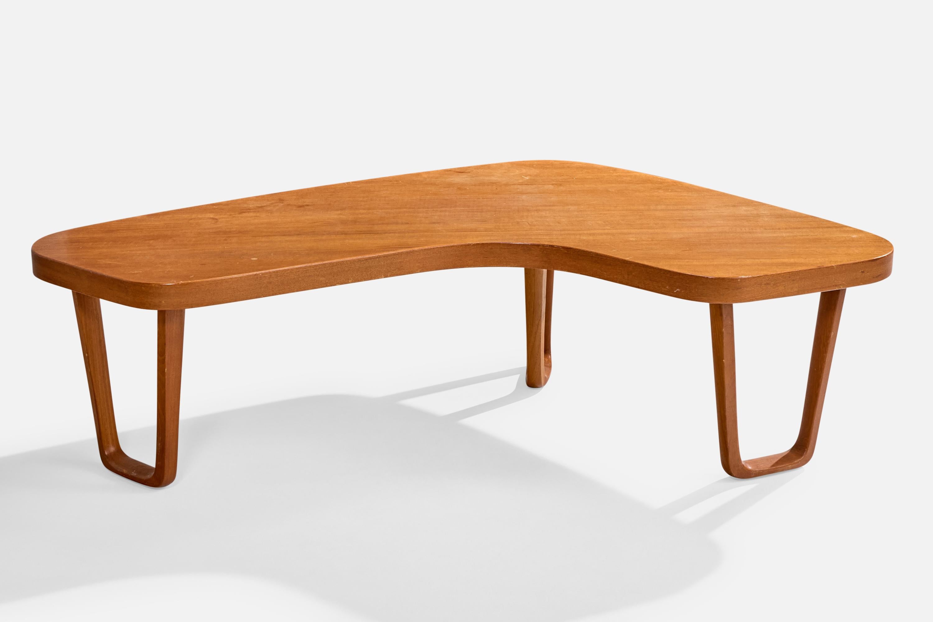 Table basse en teck conçue par Albert Larsson et produite par A.I.C., Suède, c. années 1950.

Dimensions totales (pouces) : 19,9 