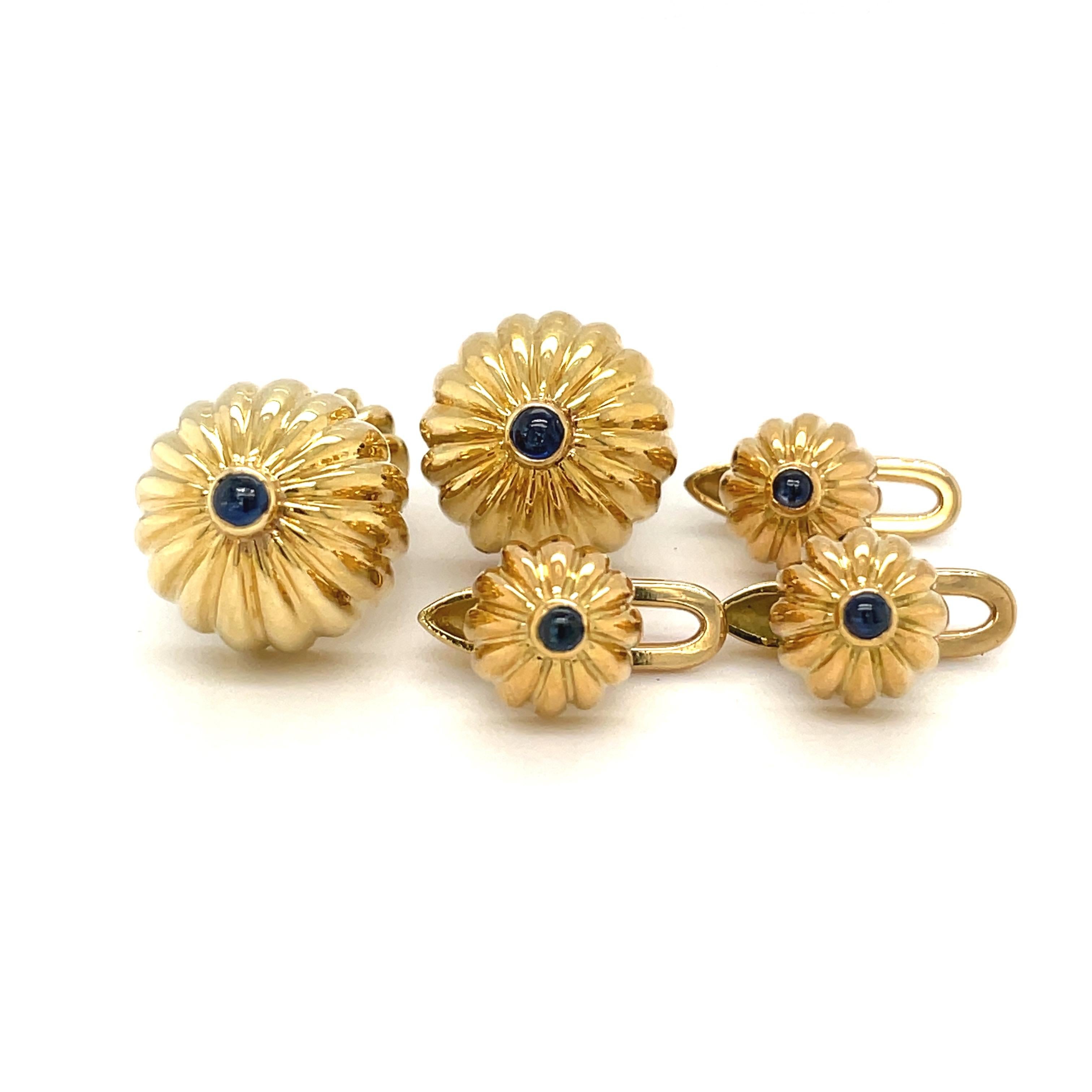 Albert Lipten 18kt Yellow Gold Fluted Cuff Links/Studs Dress Set with Sapphires In New Condition In New York, NY