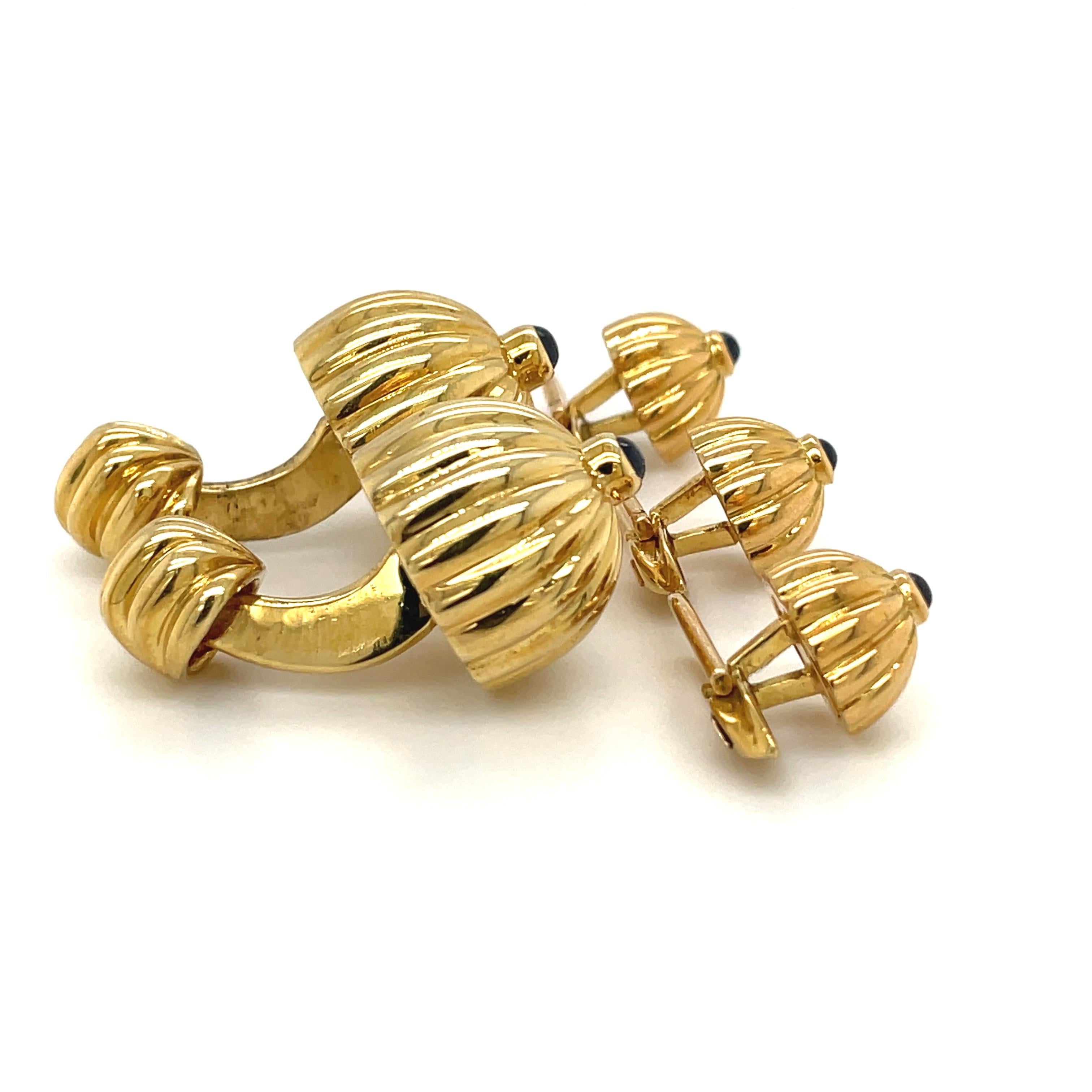 Women's or Men's Albert Lipten 18kt Yellow Gold Fluted Cuff Links/Studs Dress Set with Sapphires