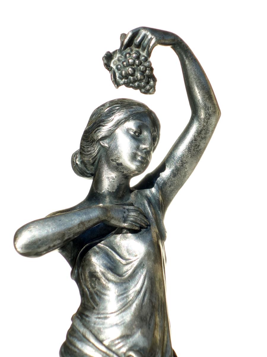 Albert Mayer WMF Art Nouveau Début 1900 Figure féminine en métal argenté en vente 1