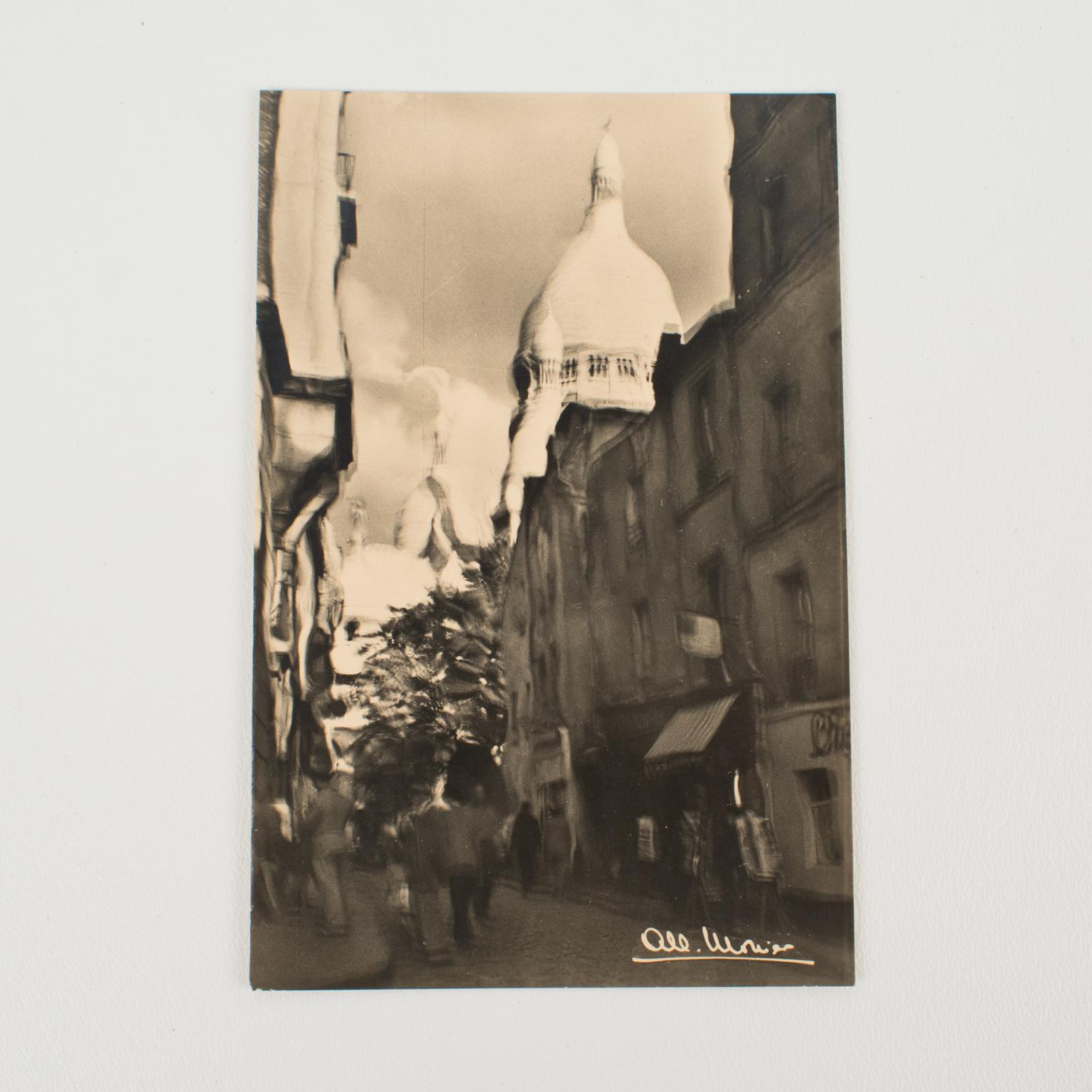 Montmartre in Paris, 1955 Schwarz-Weiß-Postkartenplakat mit Originalfotografie (Art déco), Photograph, von Albert Monier